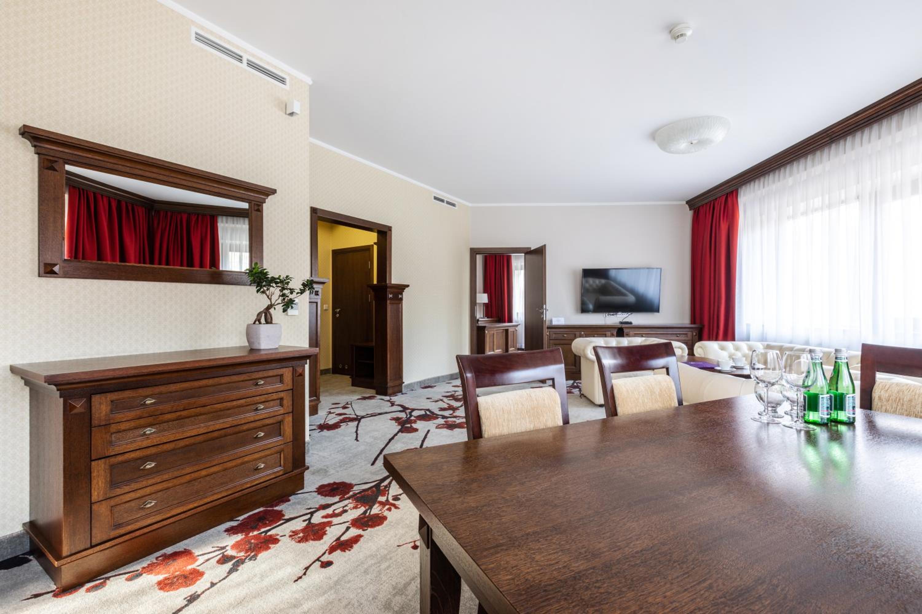Apartment with Garden View - Photo 4