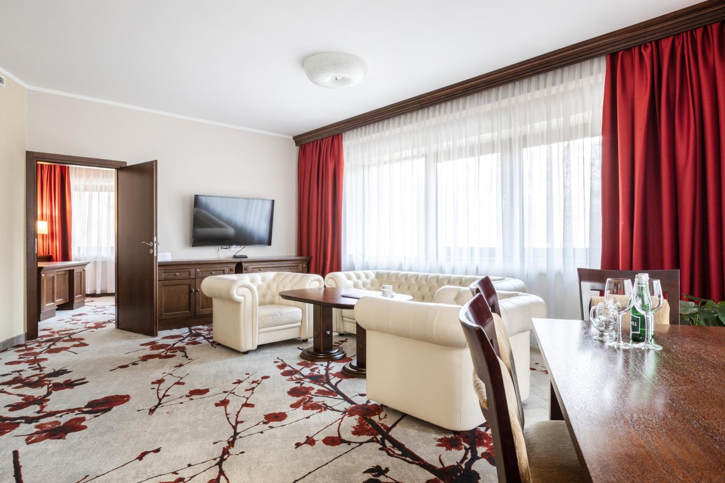 Apartment with Garden View - Photo 8