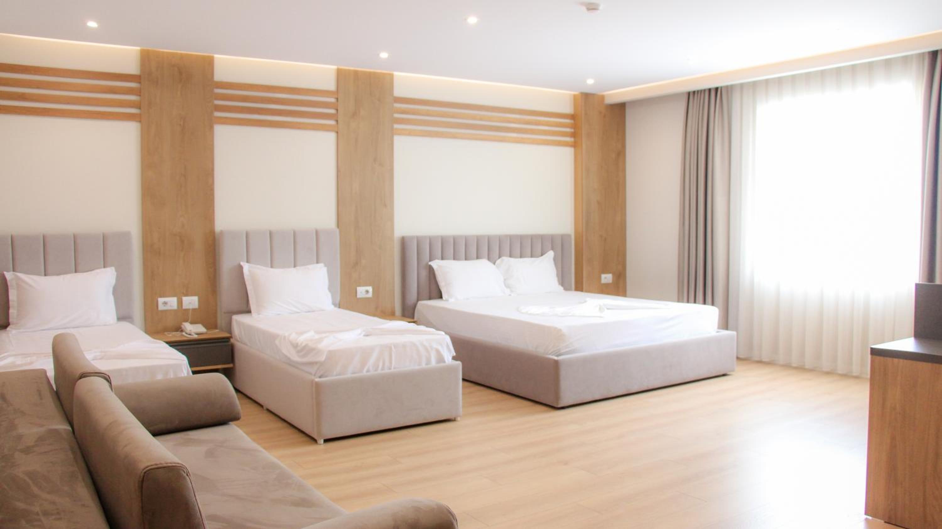Deluxe Quadruple Room