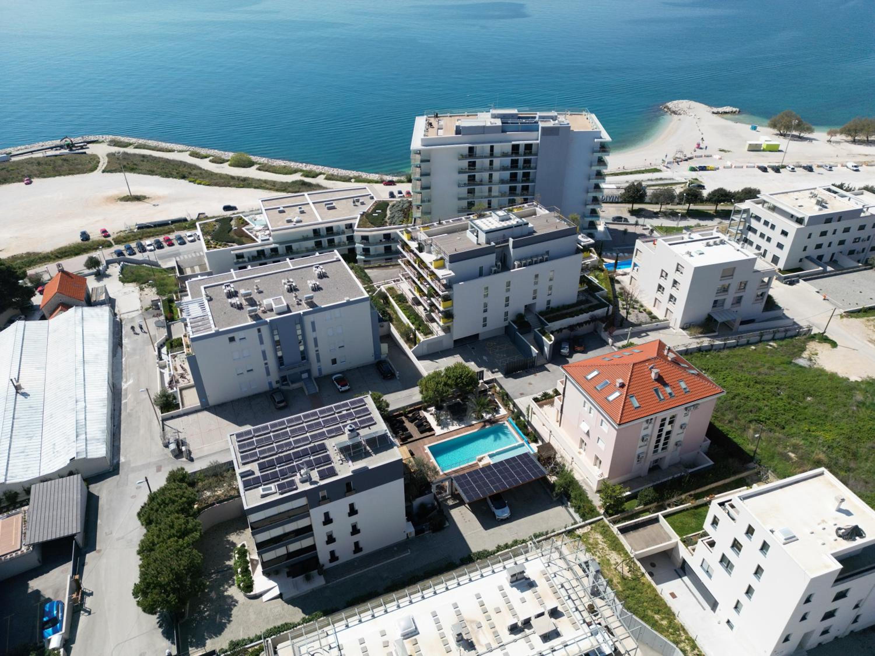 Luxury Three-Bedroom Apartment with Sea View - Photo 23