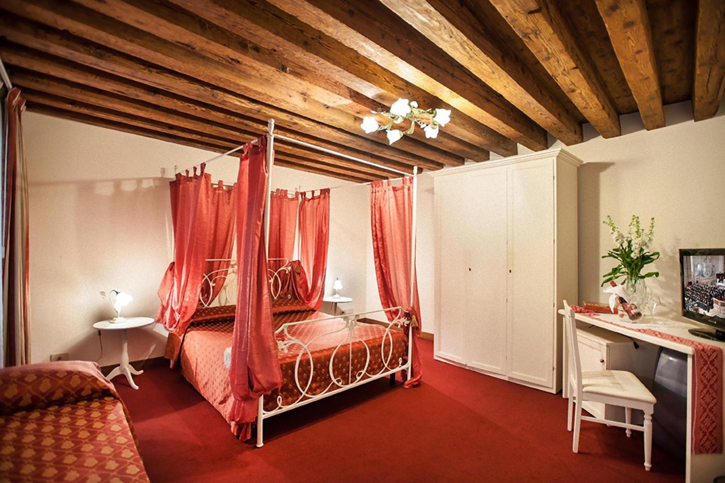 Junior Suite with Canal View photo 1