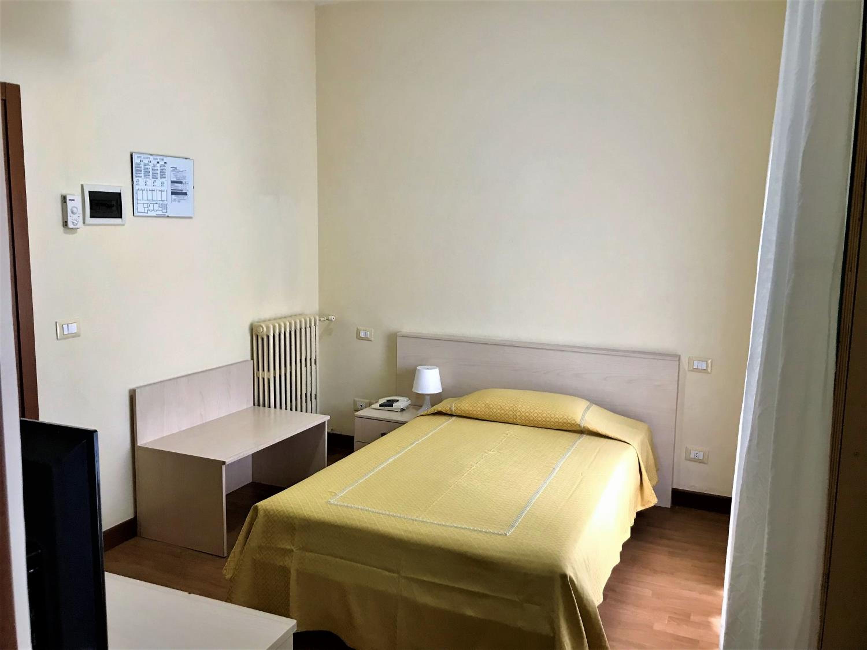 Single Room photo 2