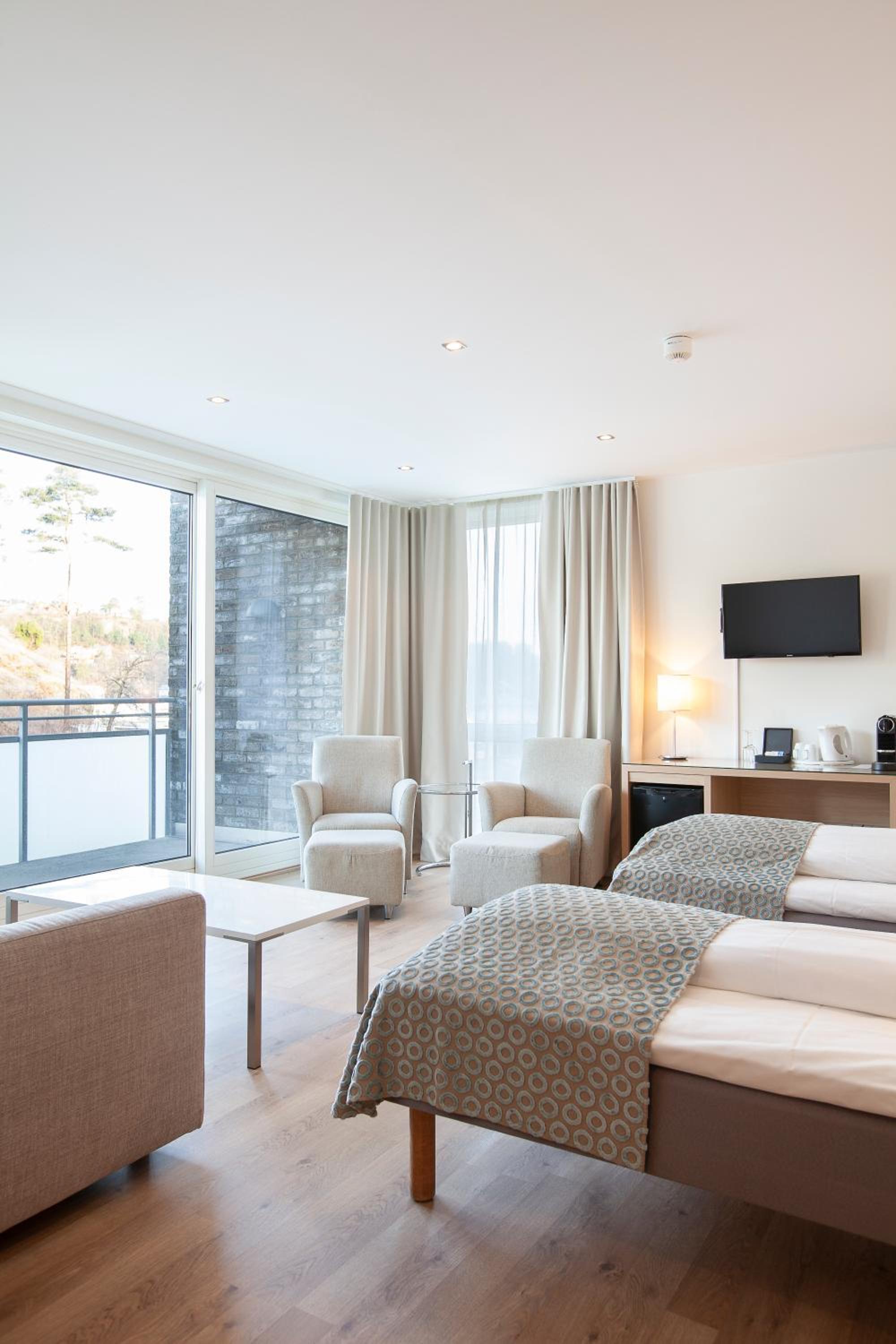 Family Room - Disability Access - Photo 1