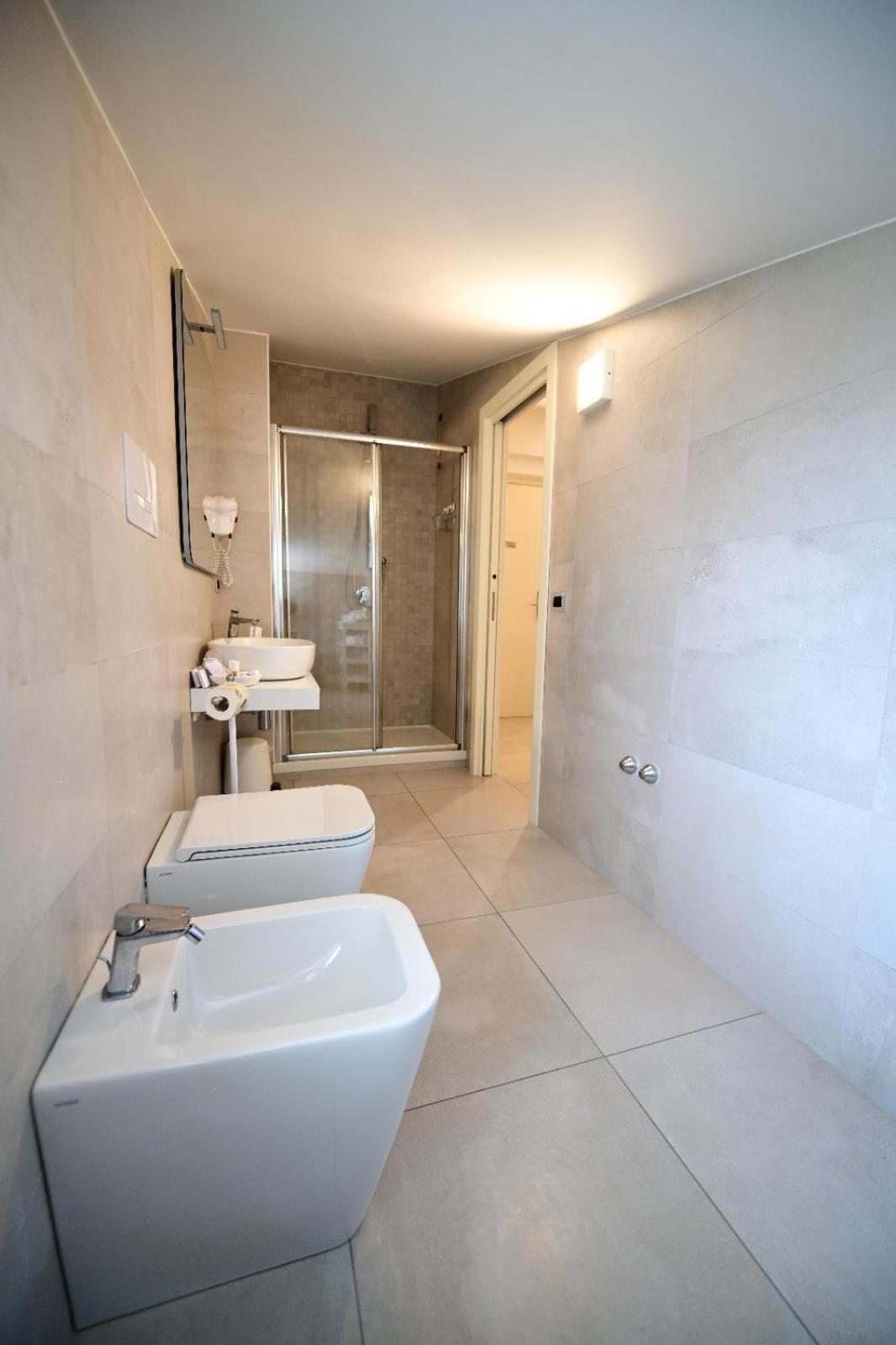One-Bedroom Apartment - Separate Building photo 3