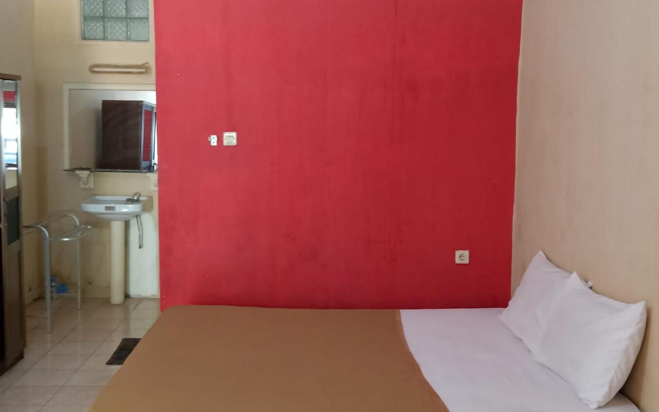 Economy Double Room photo 2