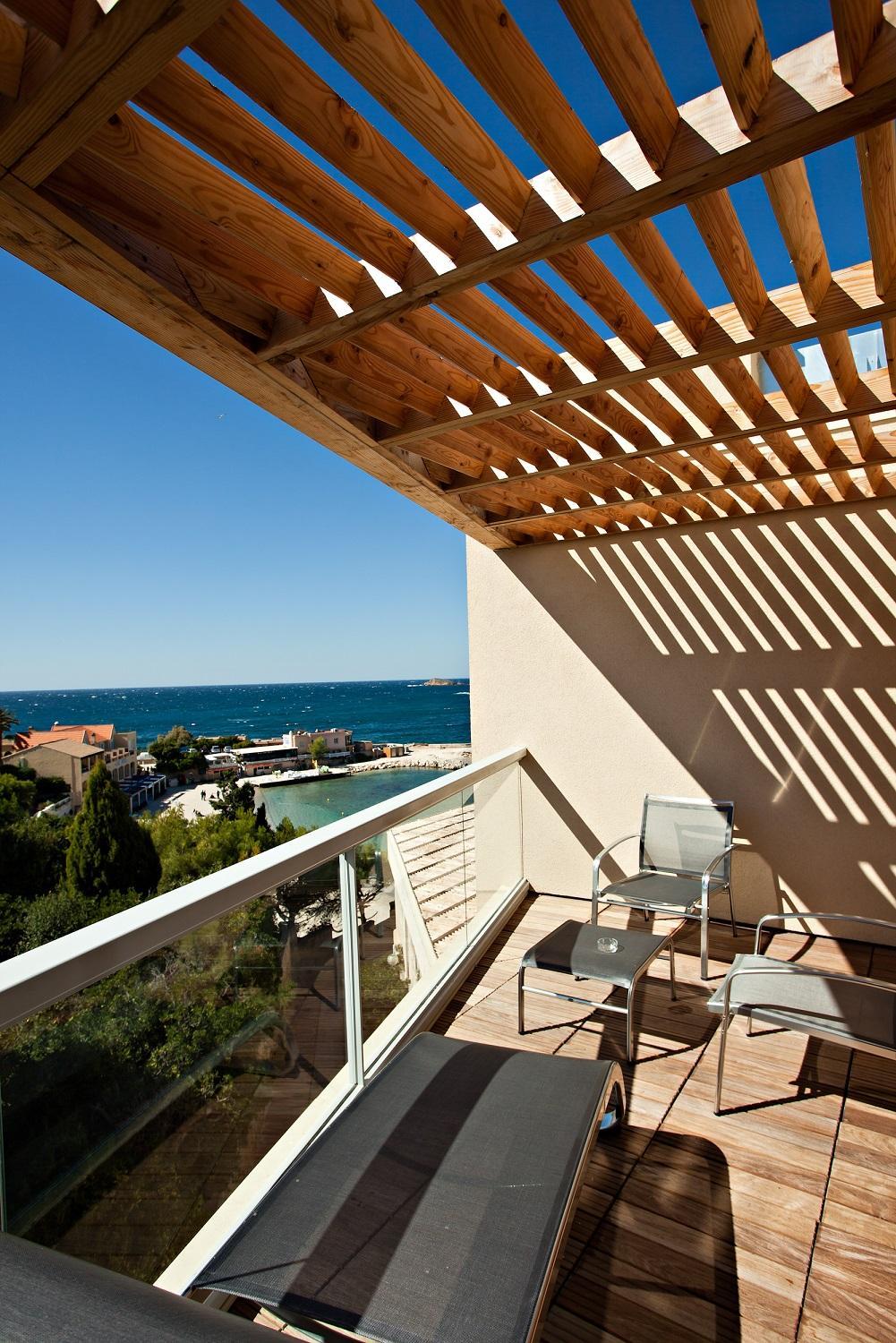 Junior Suite with Partial Sea View - Photo 4