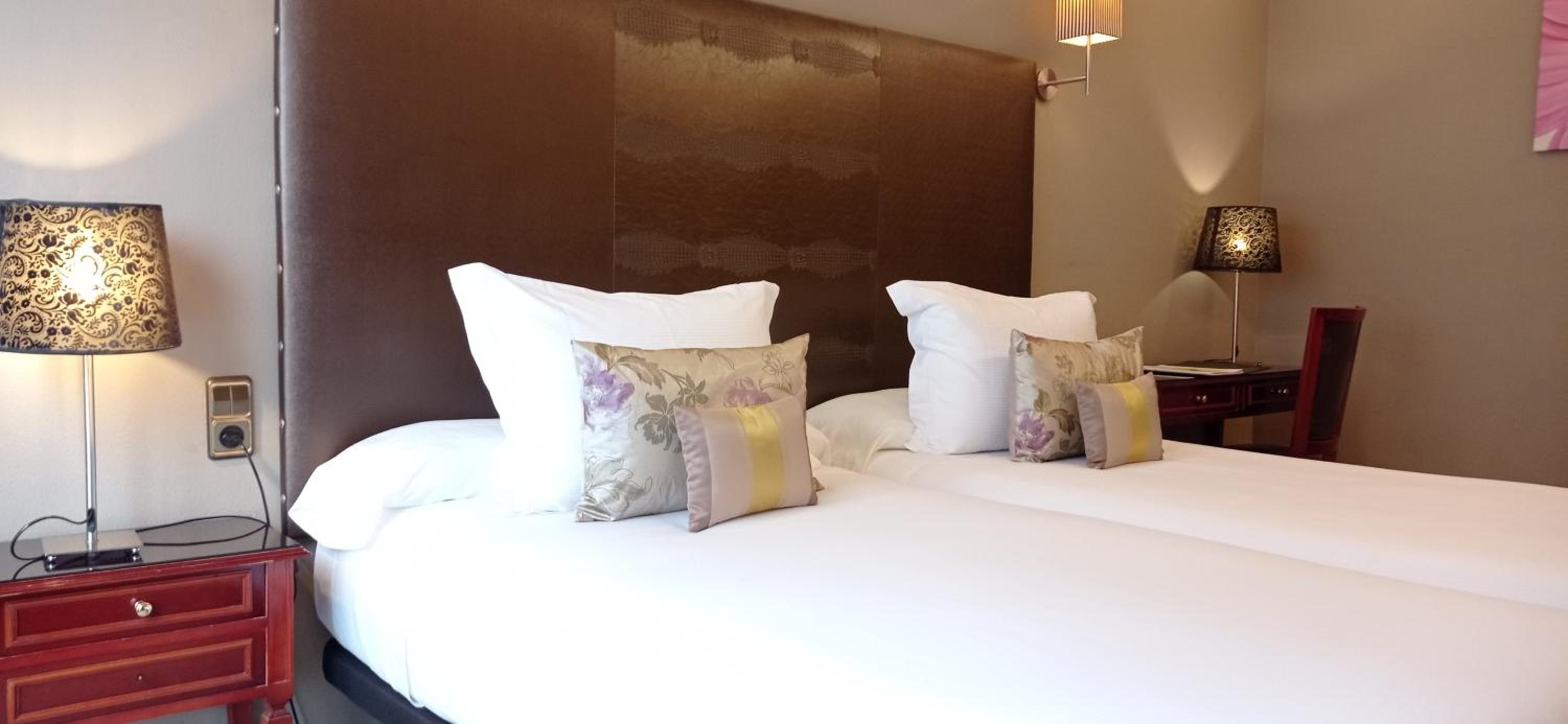 Double or Twin Room - Photo 3