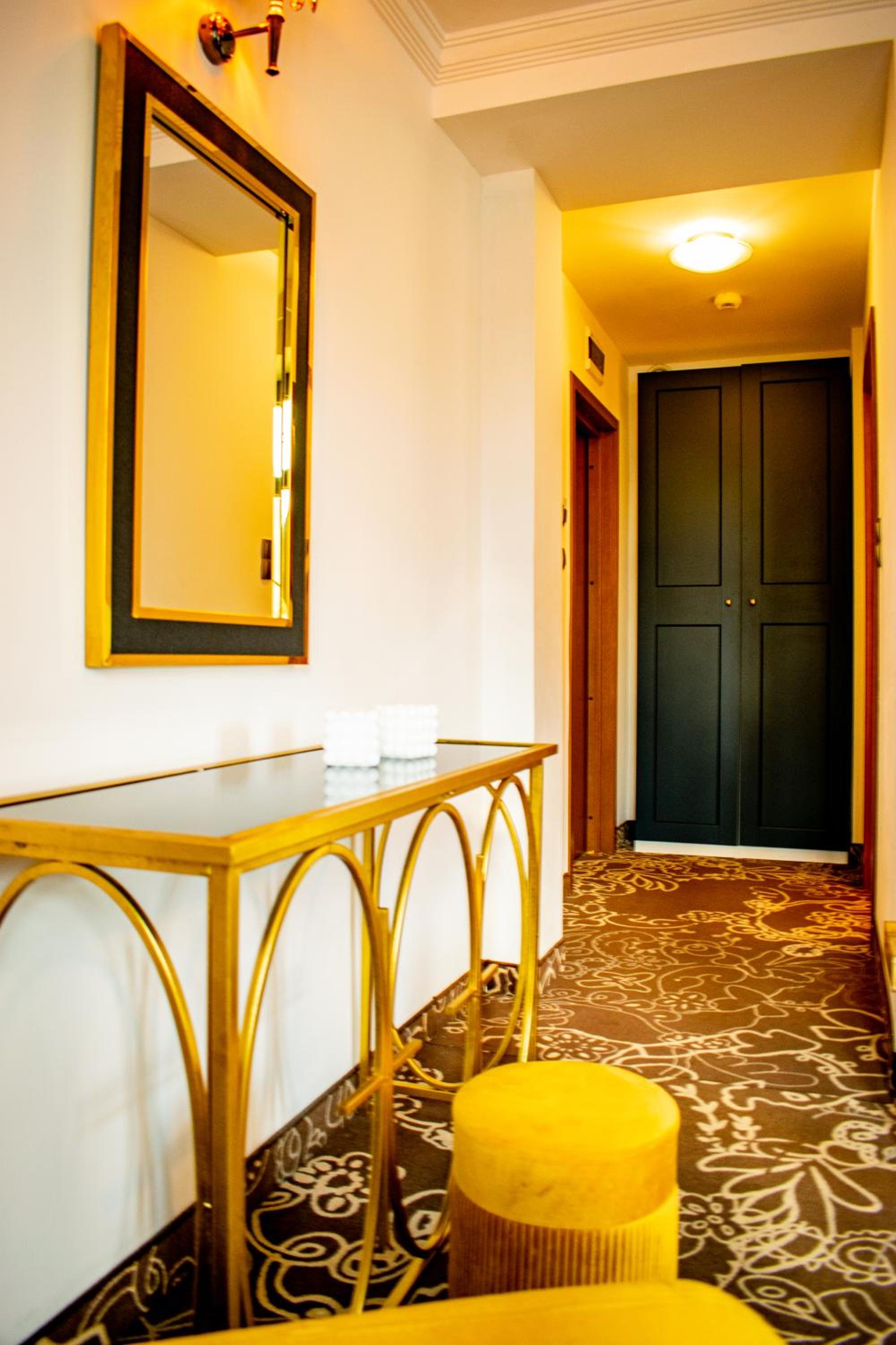 Standard Double Suite - Photo 20