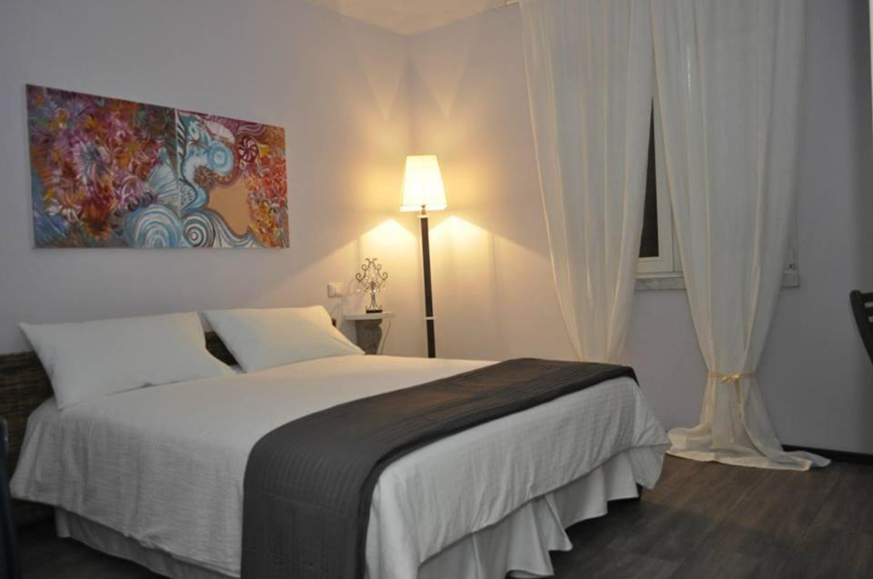 Double or Twin Room - Photo 5