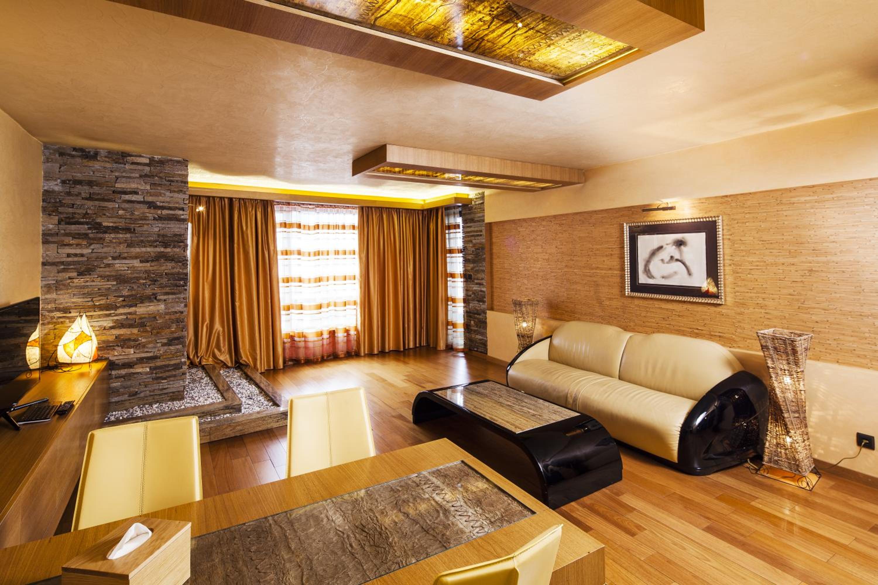 One-Bedroom Apartment - Photo 3