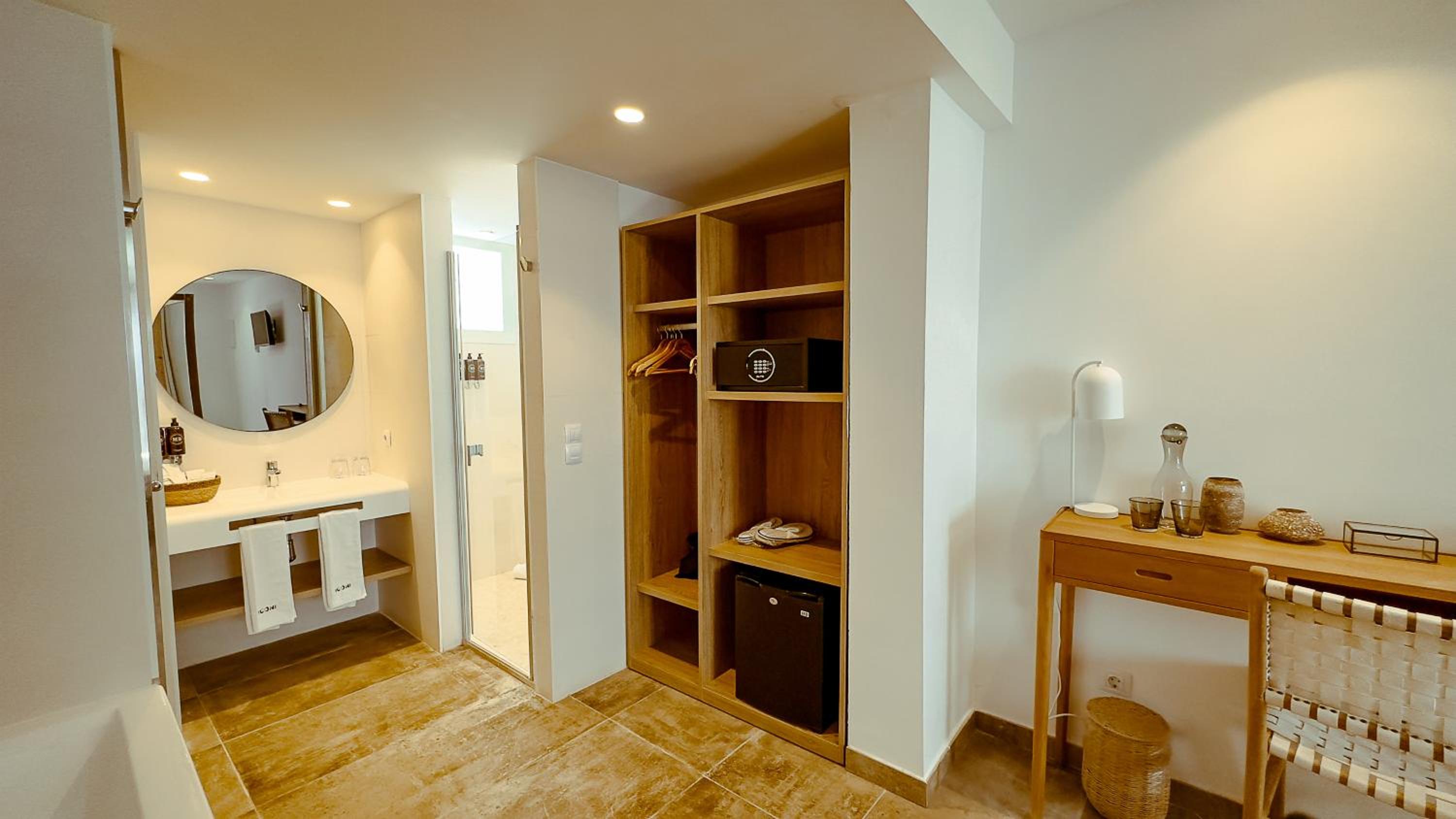 Double Room - Photo 5