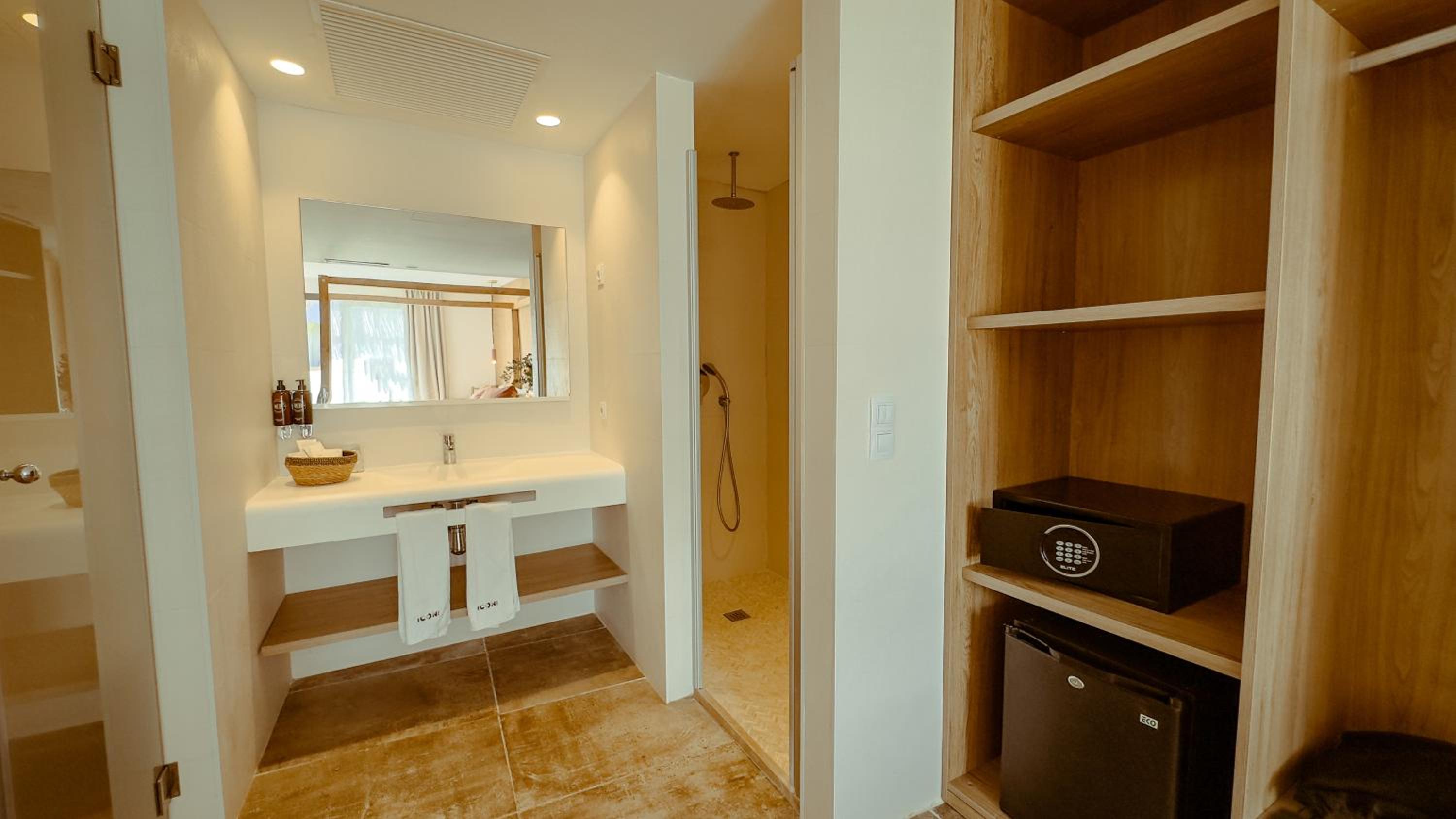 Double Room - Photo 2
