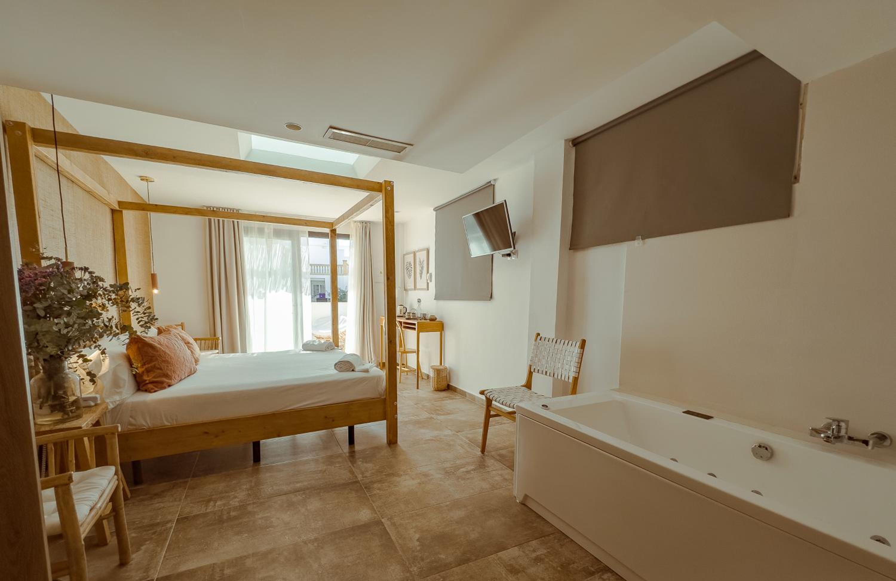 Double Room - Photo 9