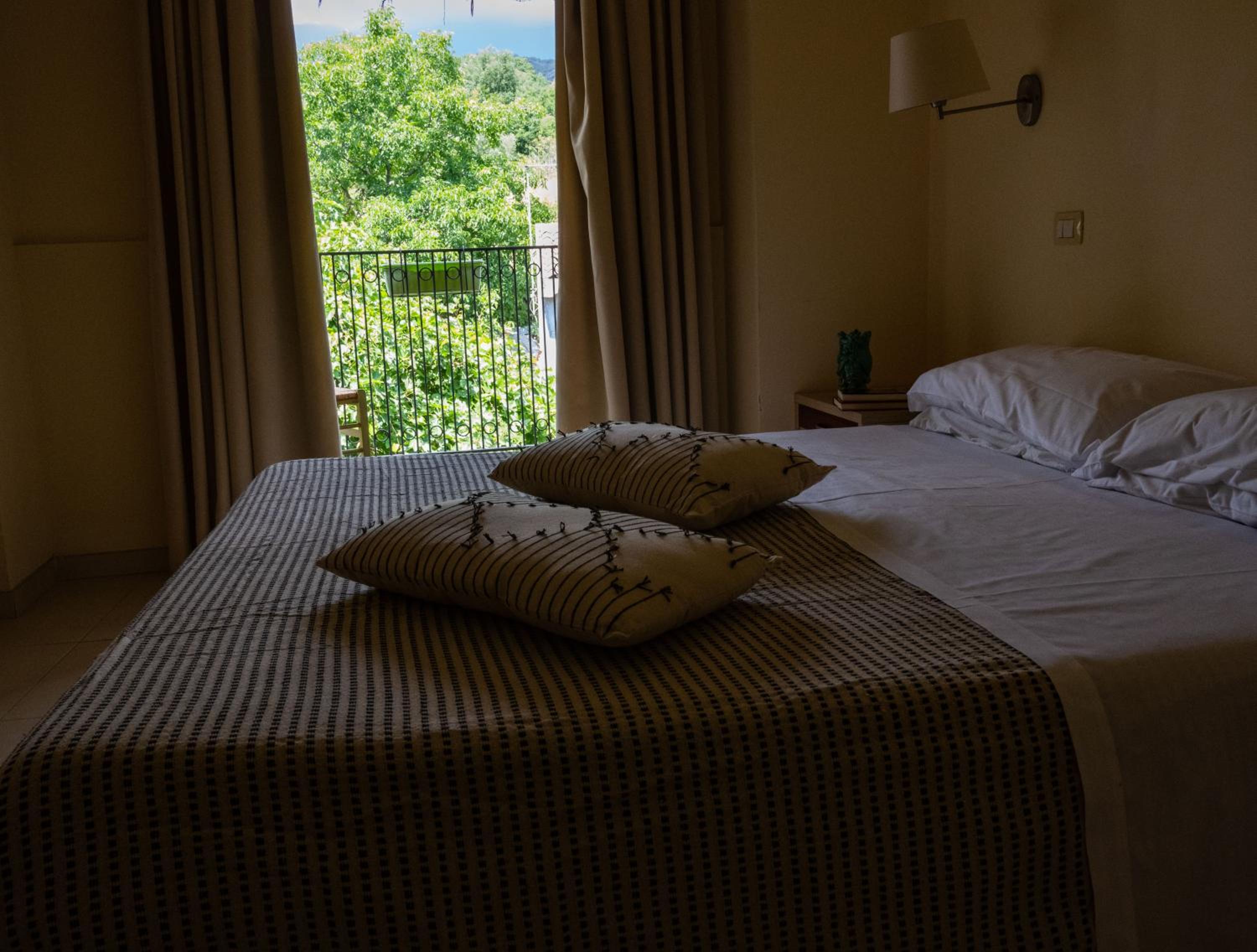 Quadruple Room with Mountain View - Photo 1