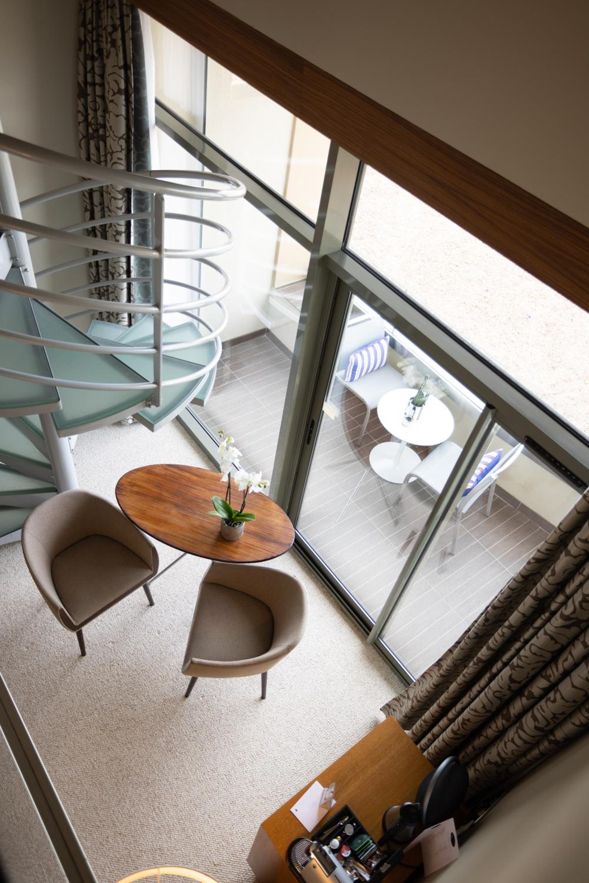 Duplex Suite - Photo 2