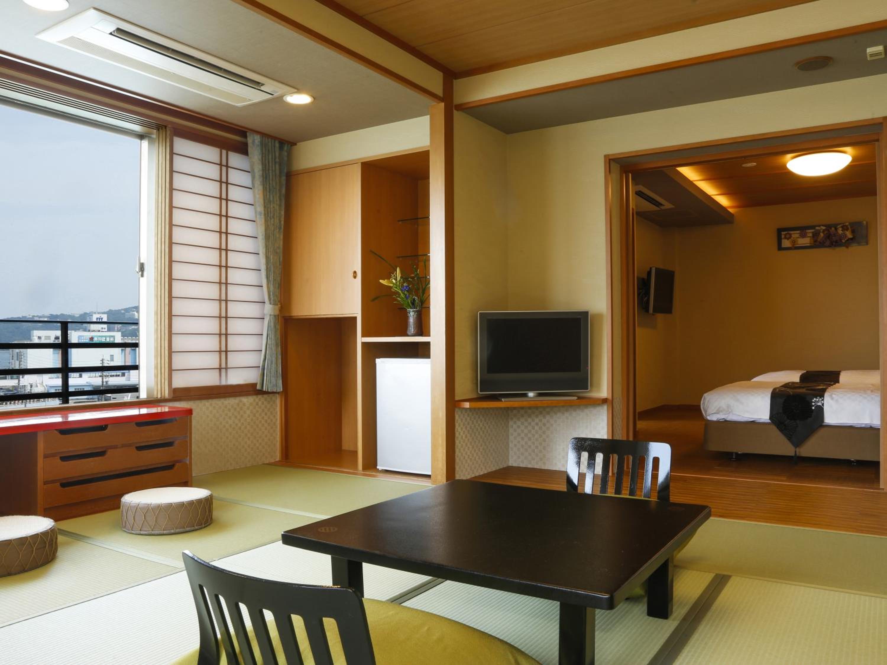 Deluxe Room with Tatami Area with Ocean View South Wing - Buffet Dinner