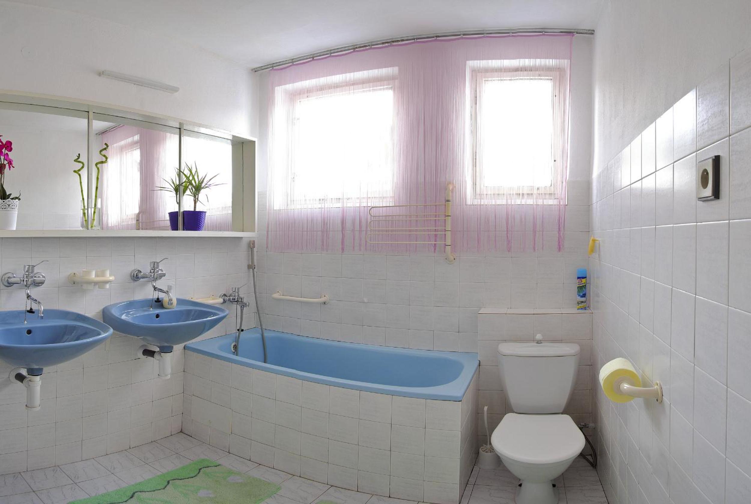 Double Room with Balcony (2 Adults + 1 Child) photo 2