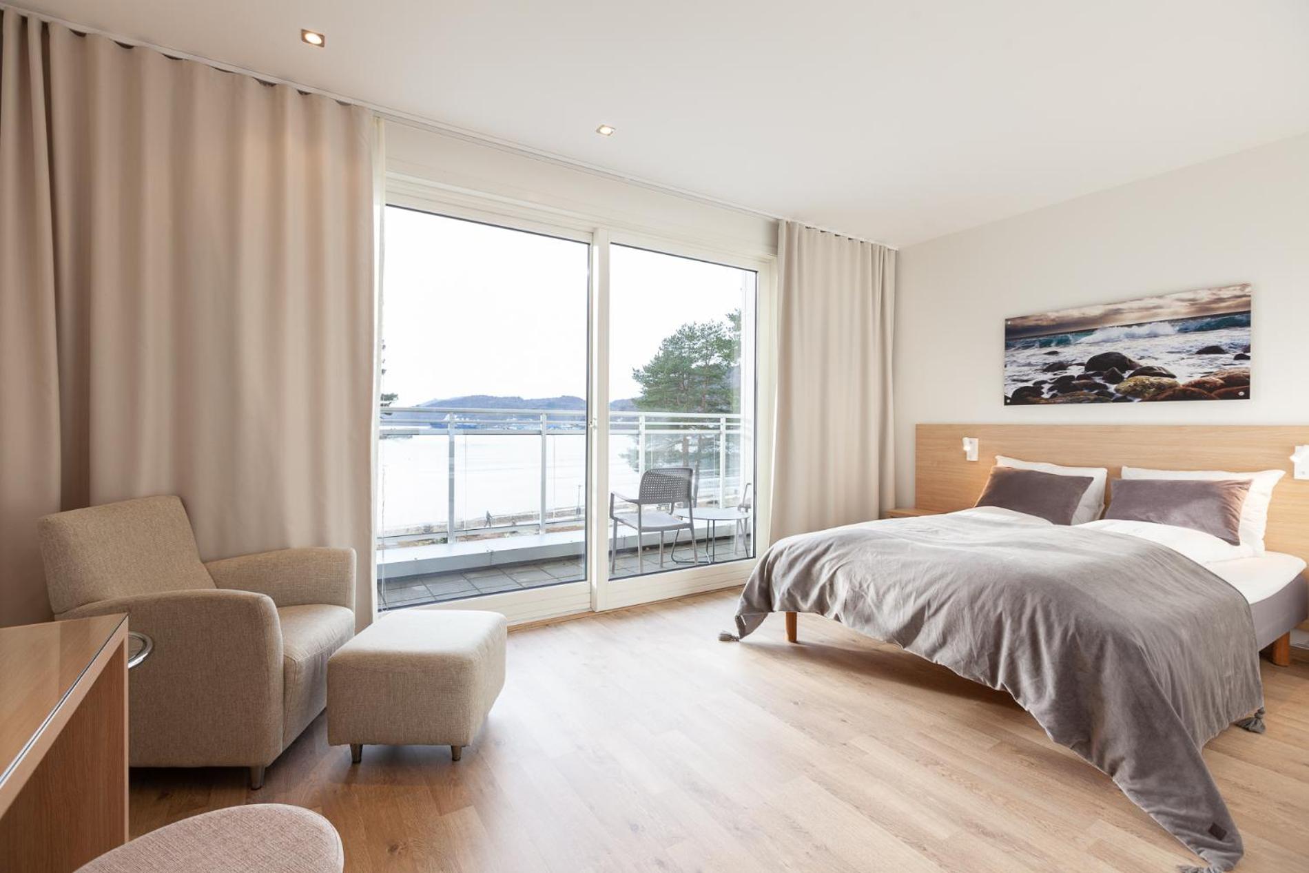 Junior Suite with Sea View - Photo 1