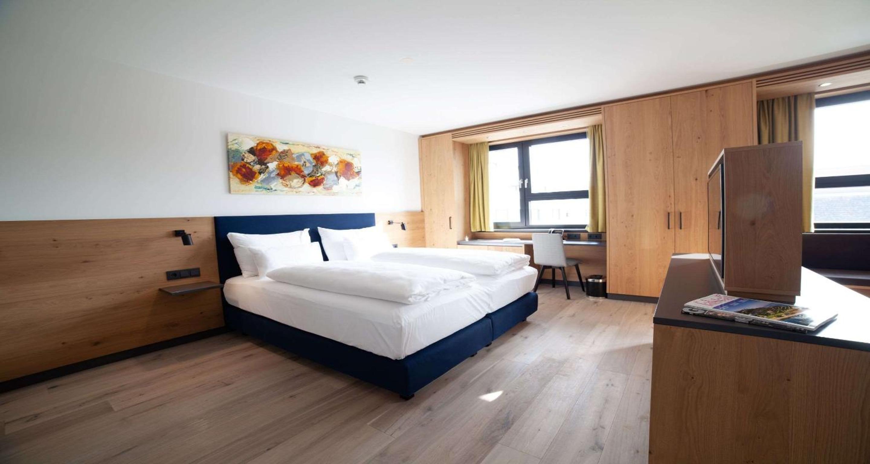 Double Suite with Sofa Bed and Bath Tub - Non-Smoking