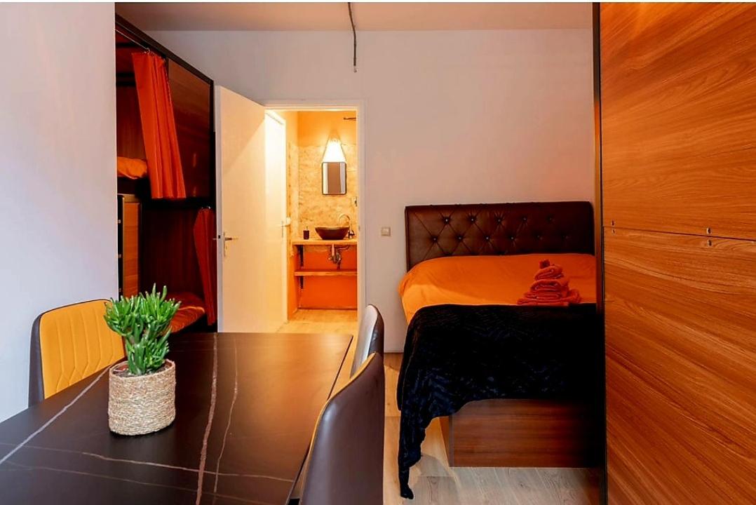 Deluxe Family Room - Photo 7
