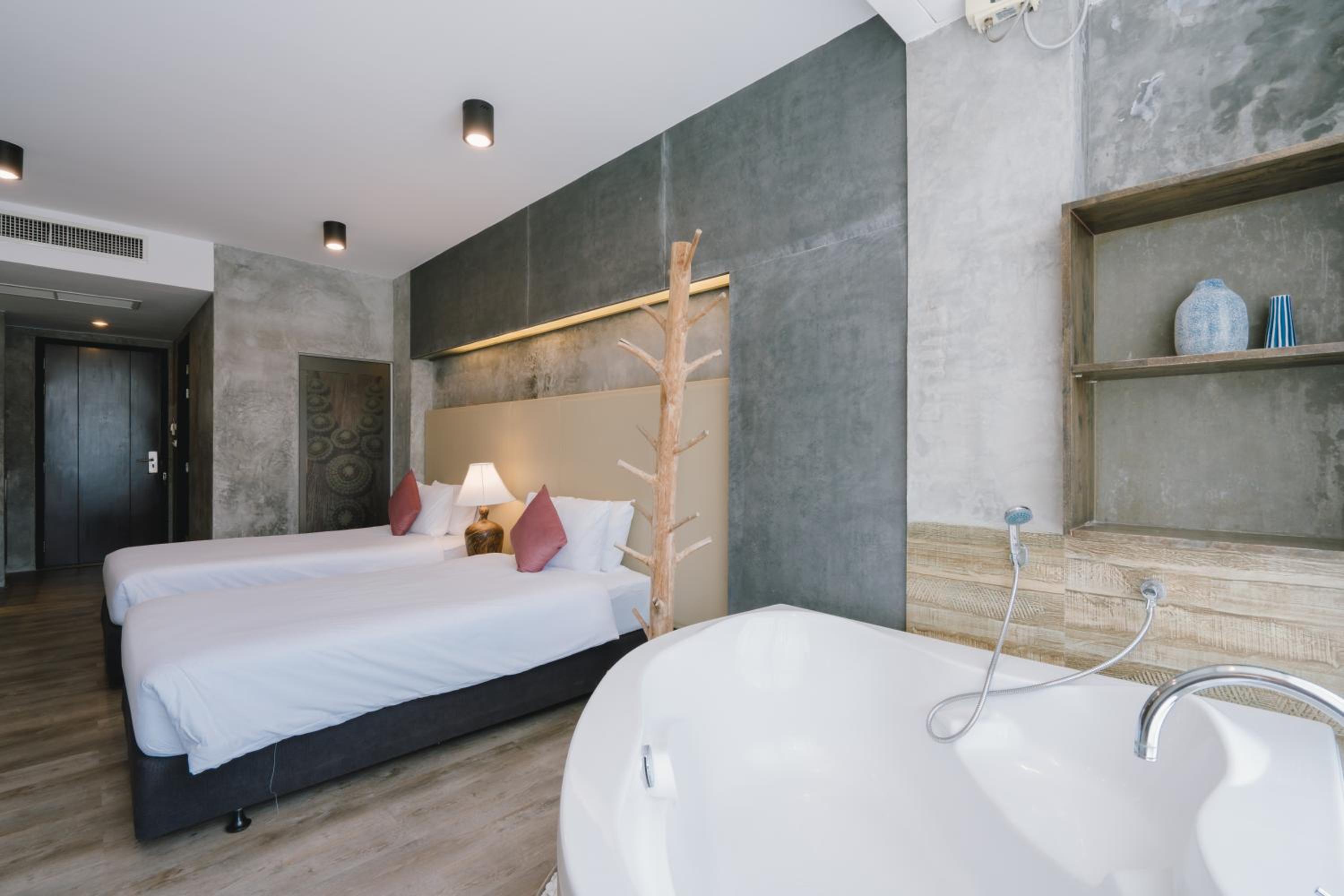 Superior Double or Twin Room With Bath