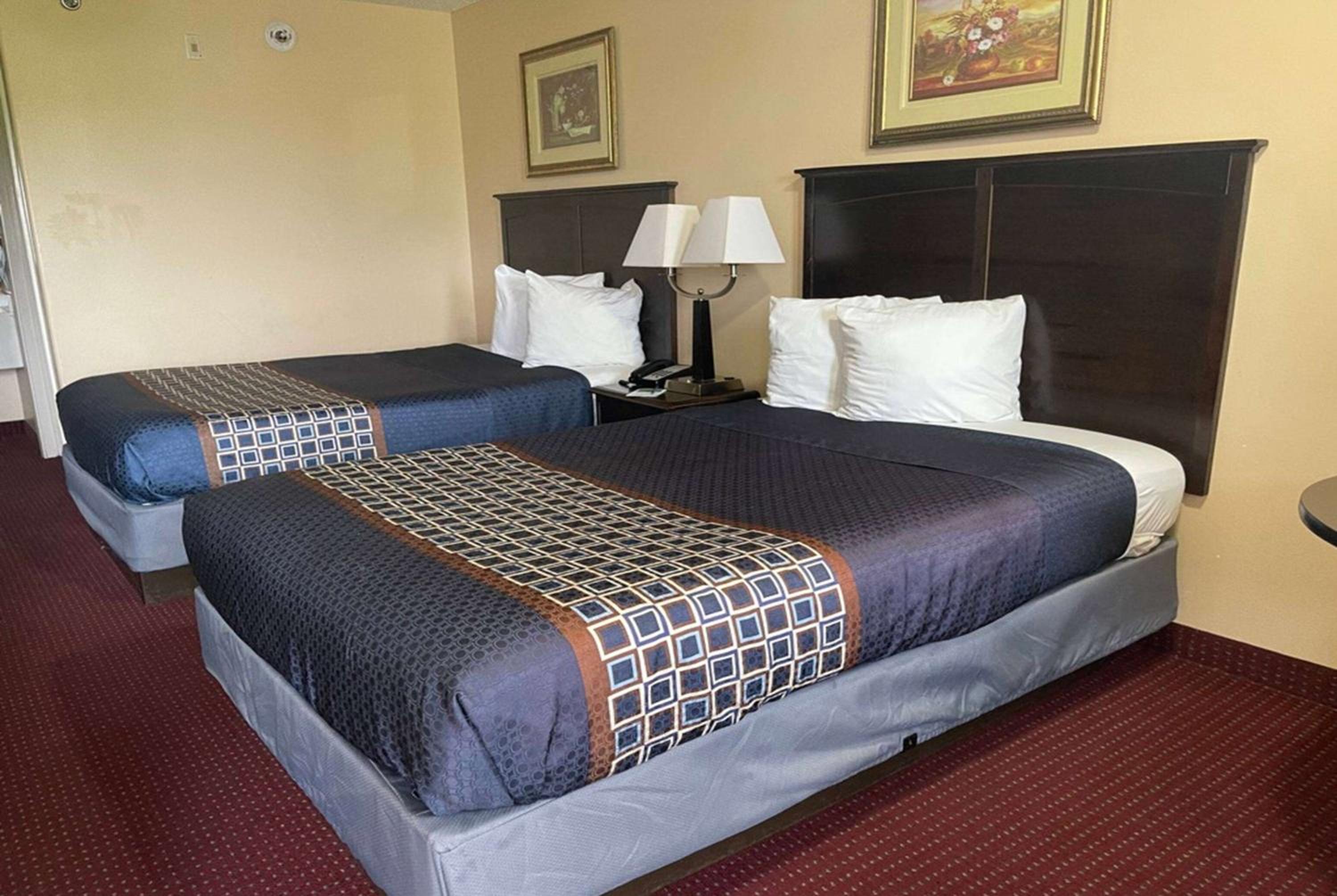 Double Room with Two Double Beds - Smoking photo 3