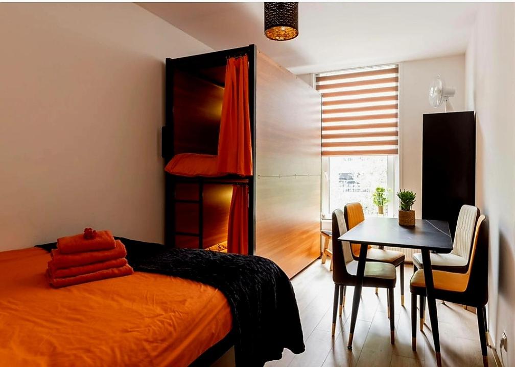 Deluxe Family Room - Photo 2