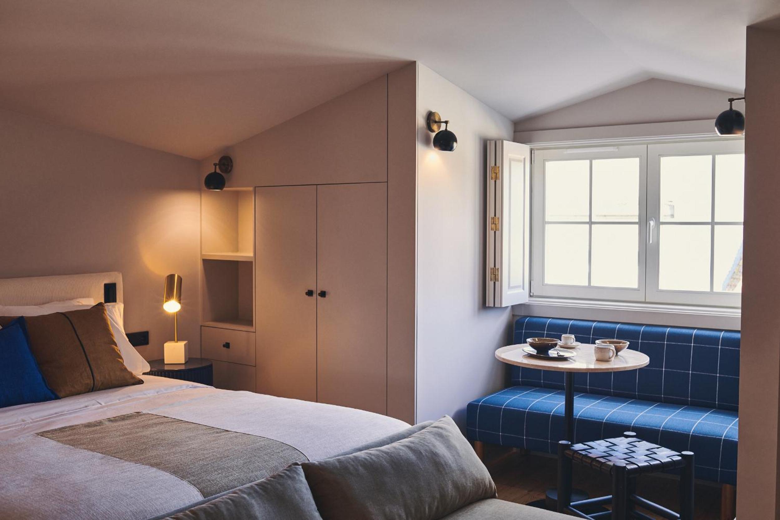 Superior Suite - Photo 6