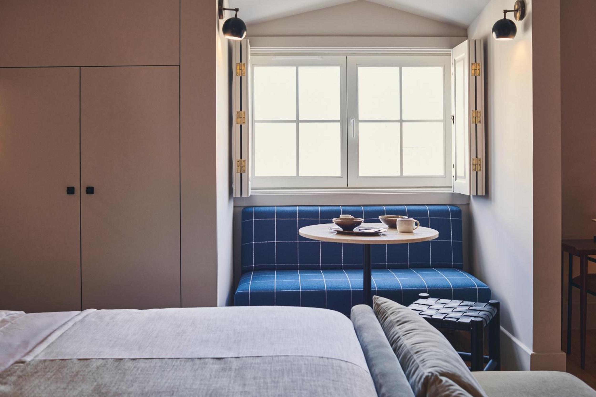 Superior Suite - Photo 17
