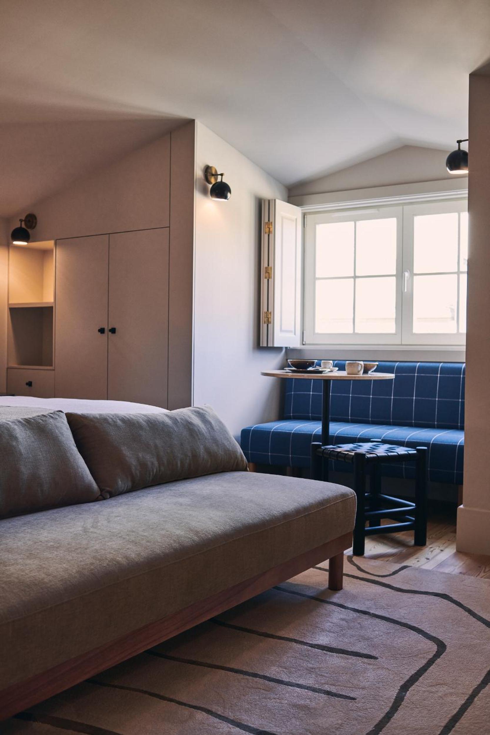 Superior Suite - Photo 12