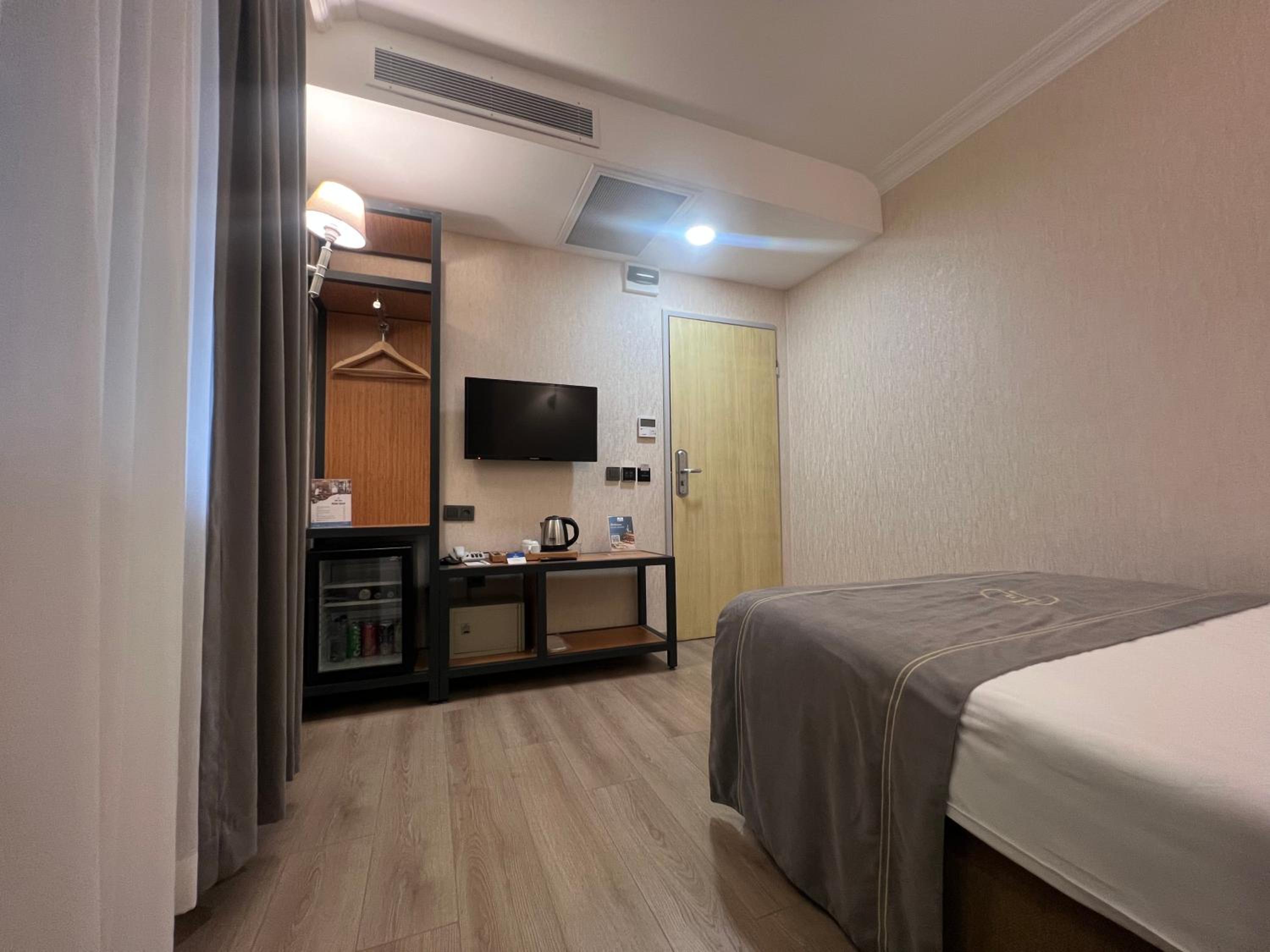 Budget Single Room photo 2