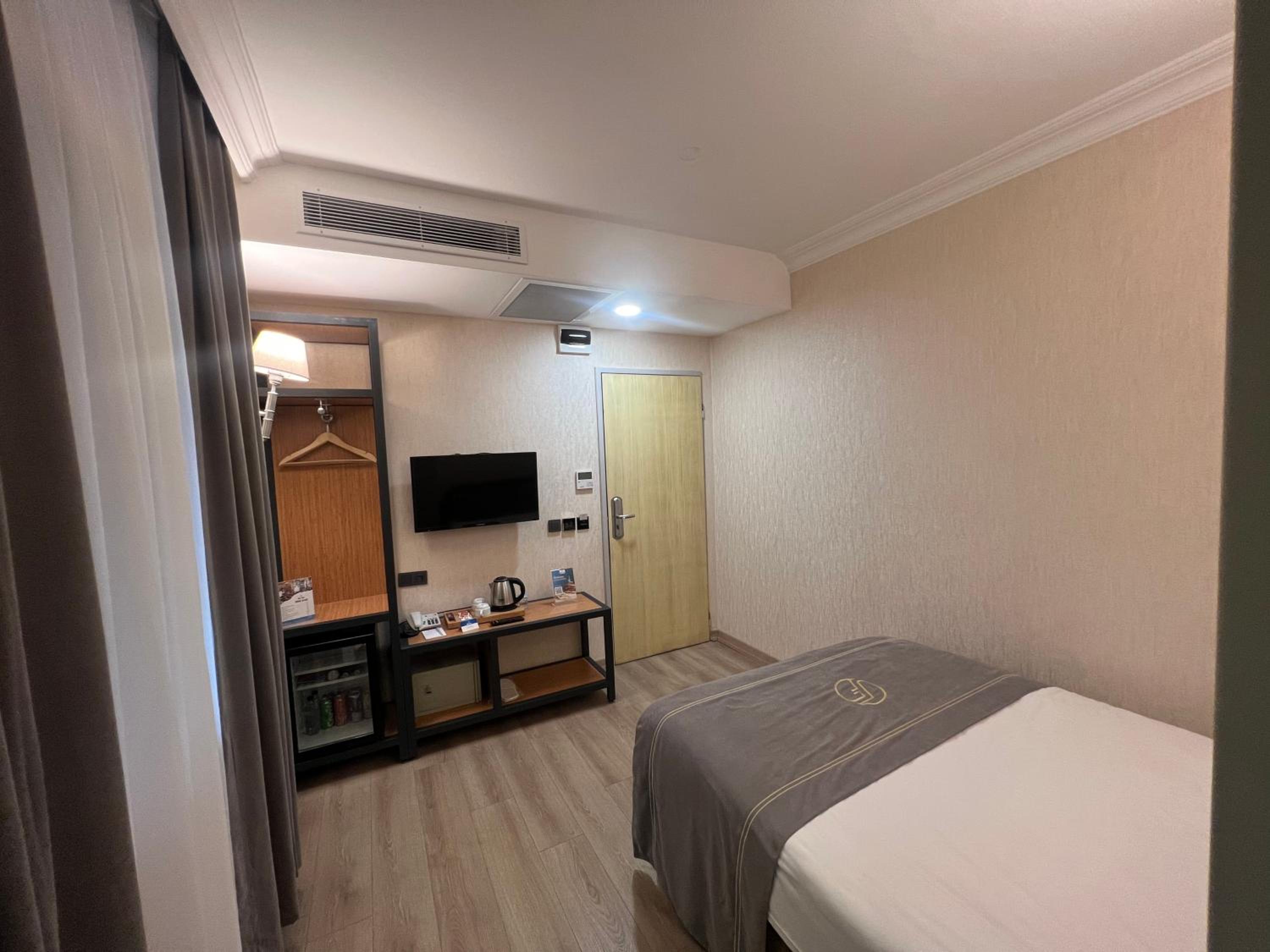 Budget Single Room photo 3