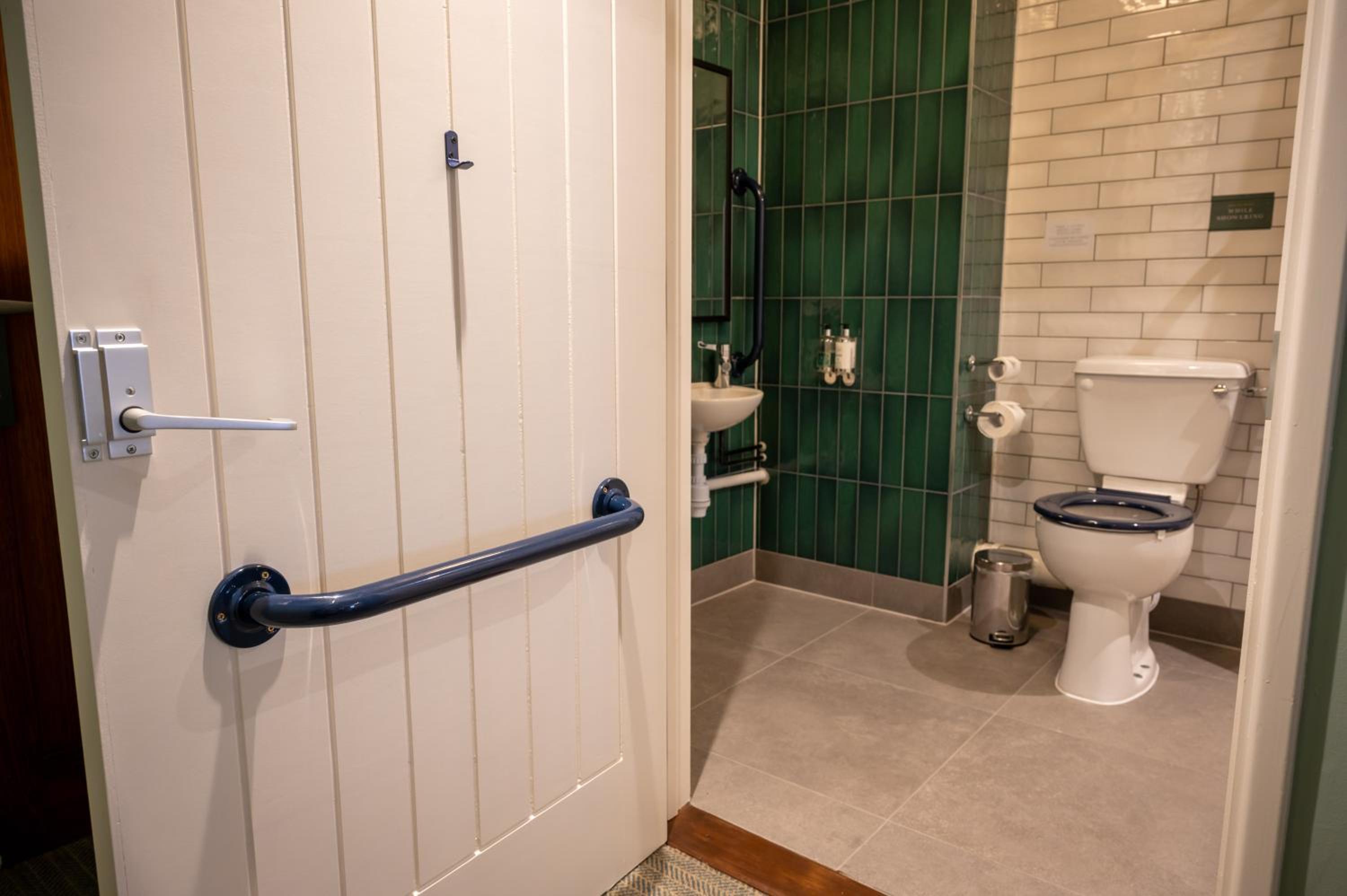 Double Room - Disability Access - Photo 4