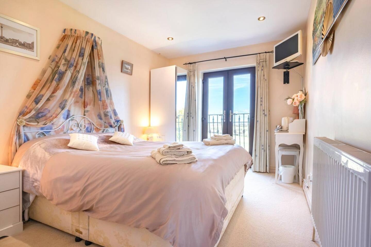 King Room with Balcony