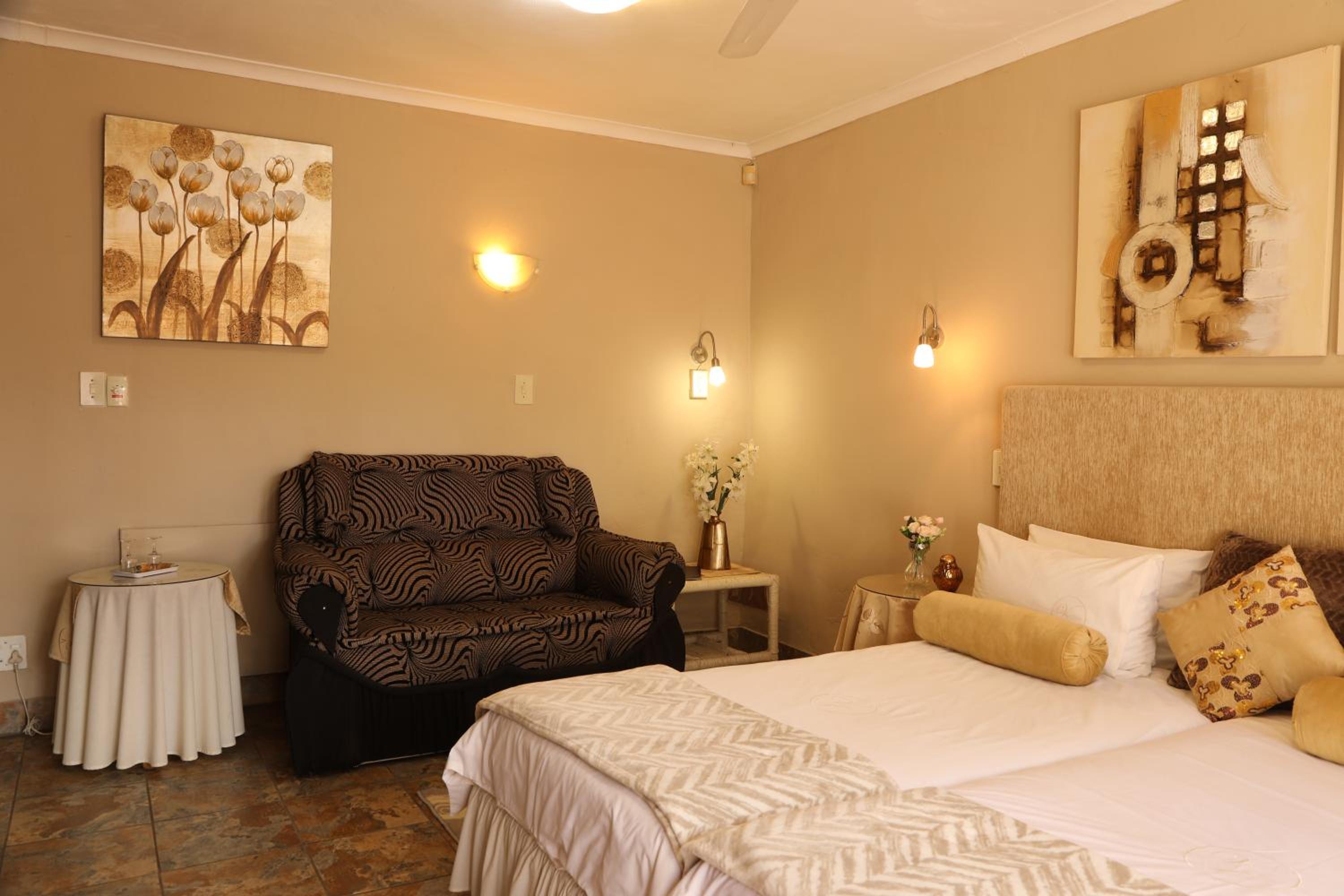 Twin Room with Private Bathroom