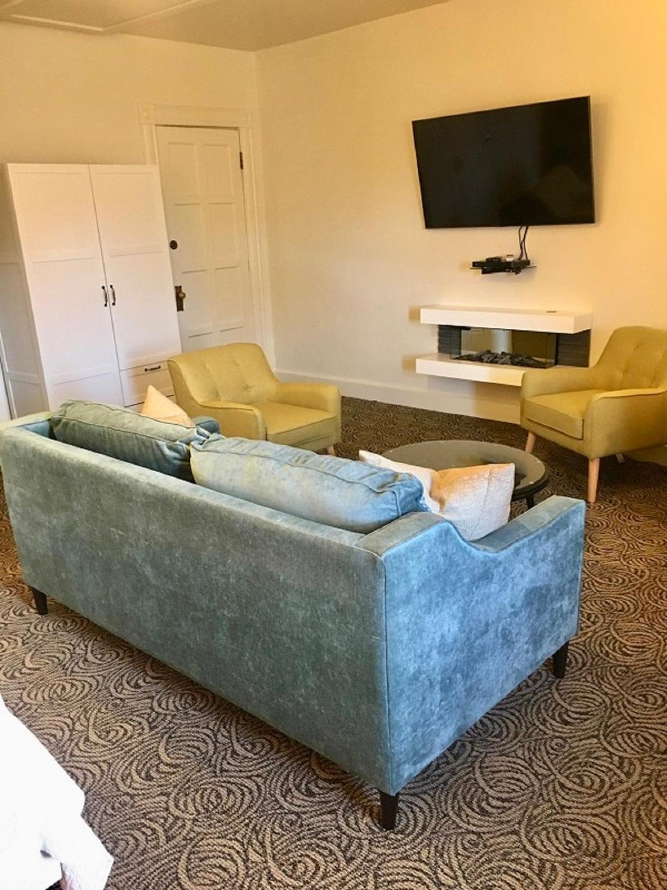 Deluxe Queen Room - Photo 5