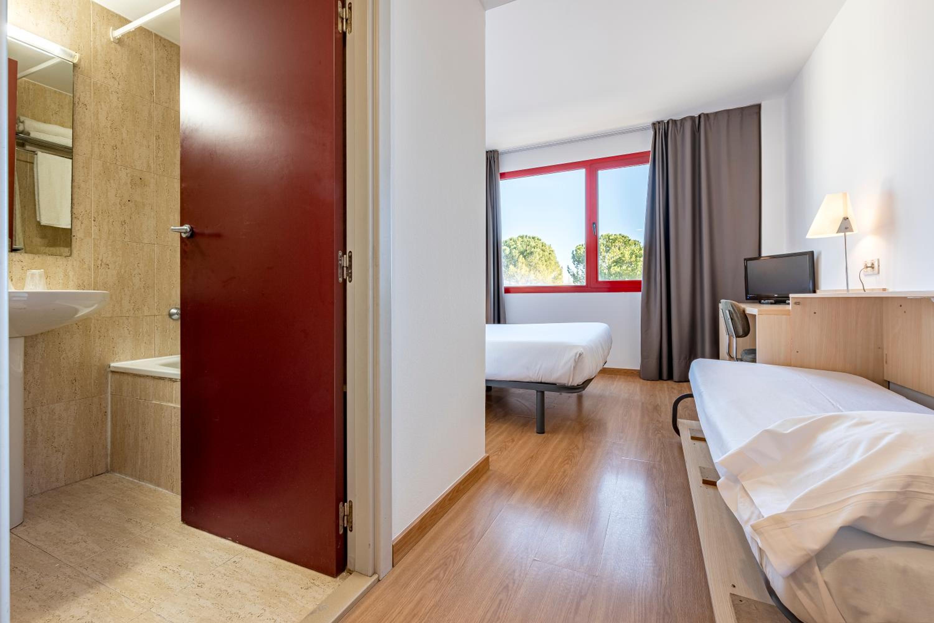 Triple Room - Photo 7