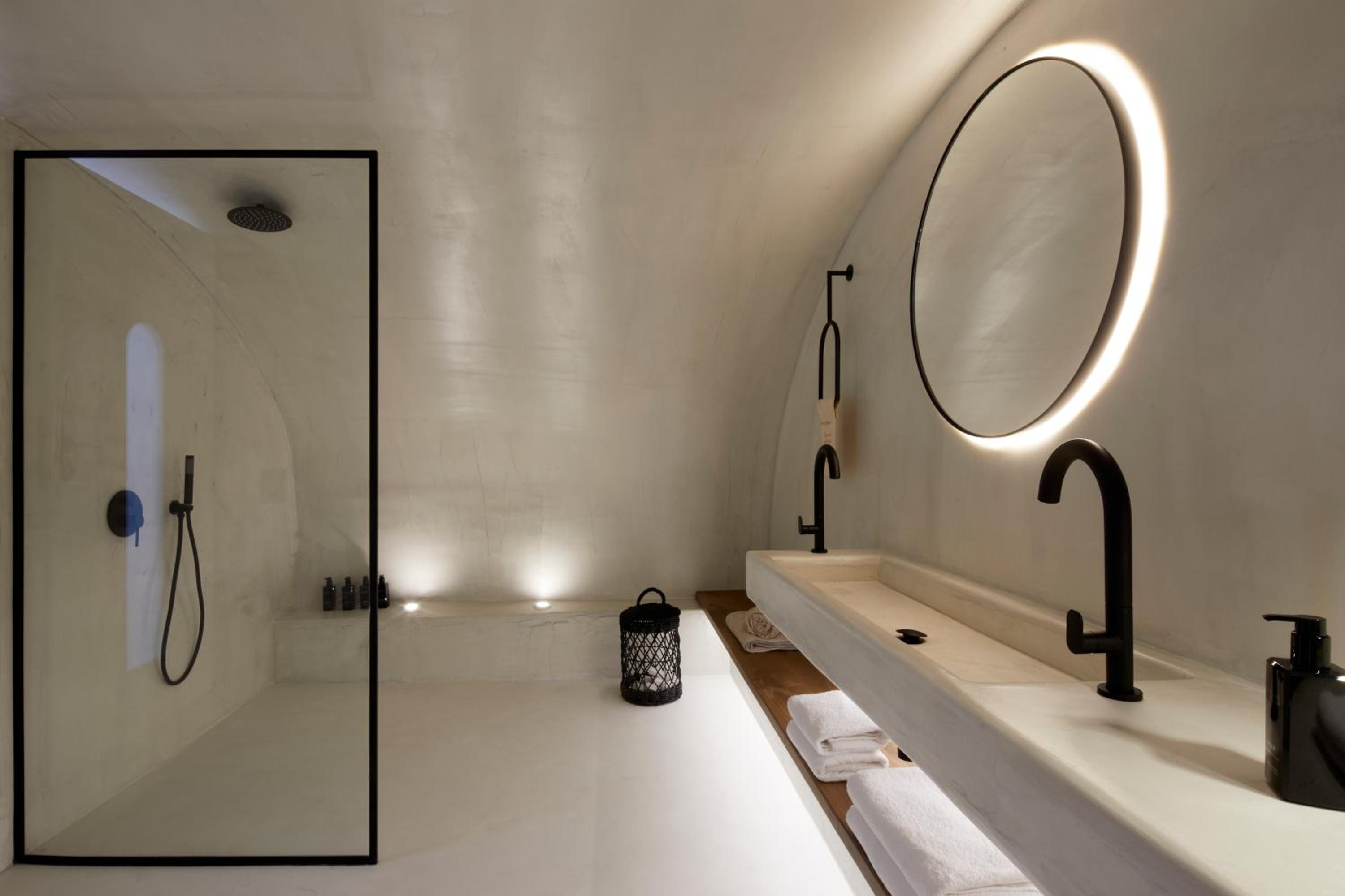 Honeymoon Suite with Outdoor Heated Plunge Pool - Photo 12