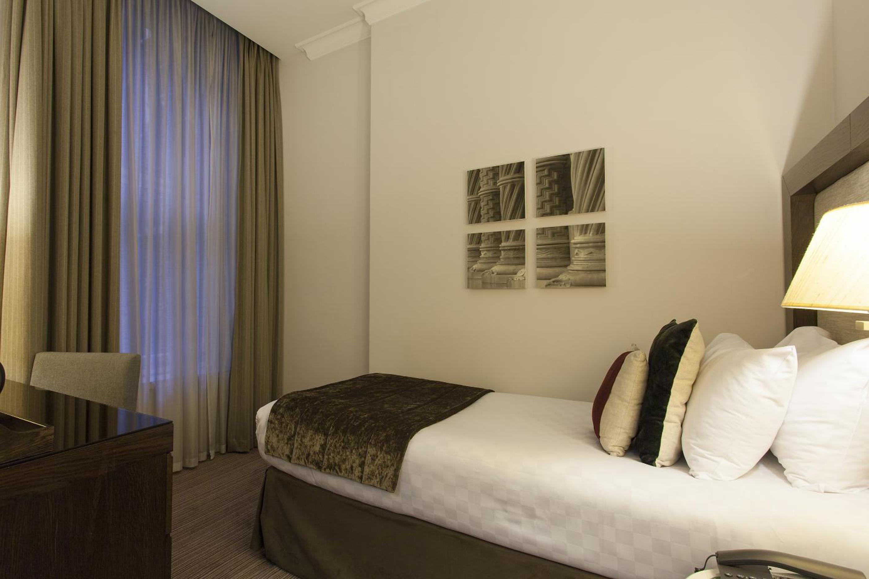 Standard Single Room photo 2