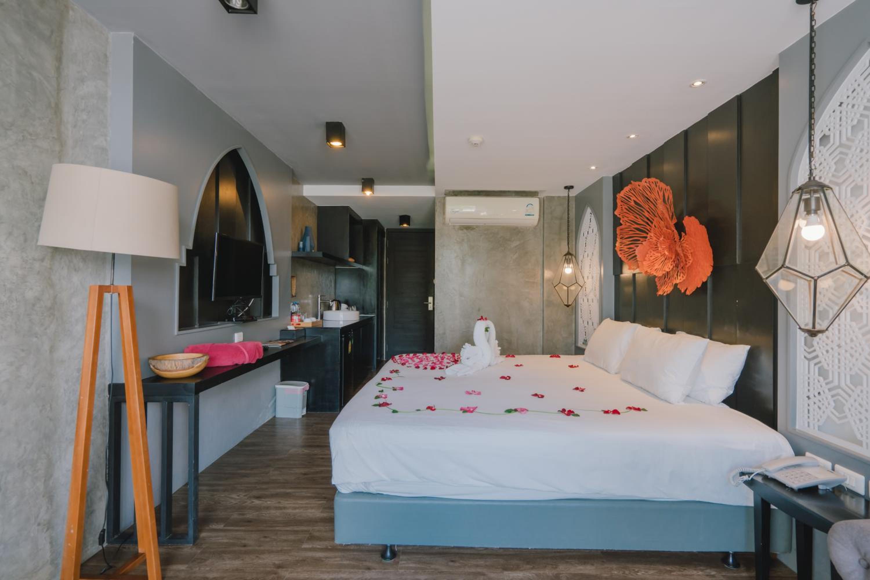 Superior King or Twin Room with Sea View photo 2