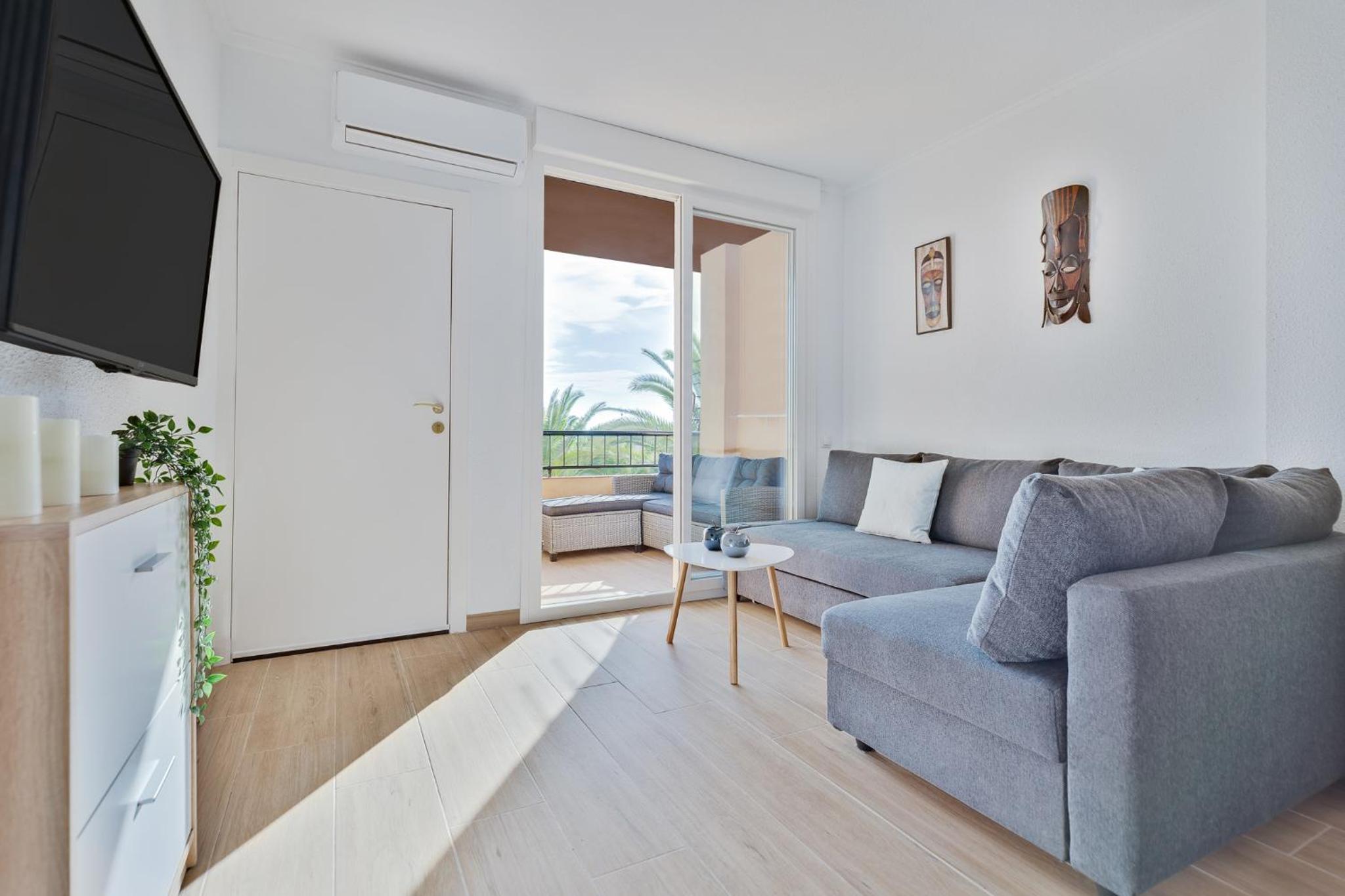 Apartamento con vista a la piscina