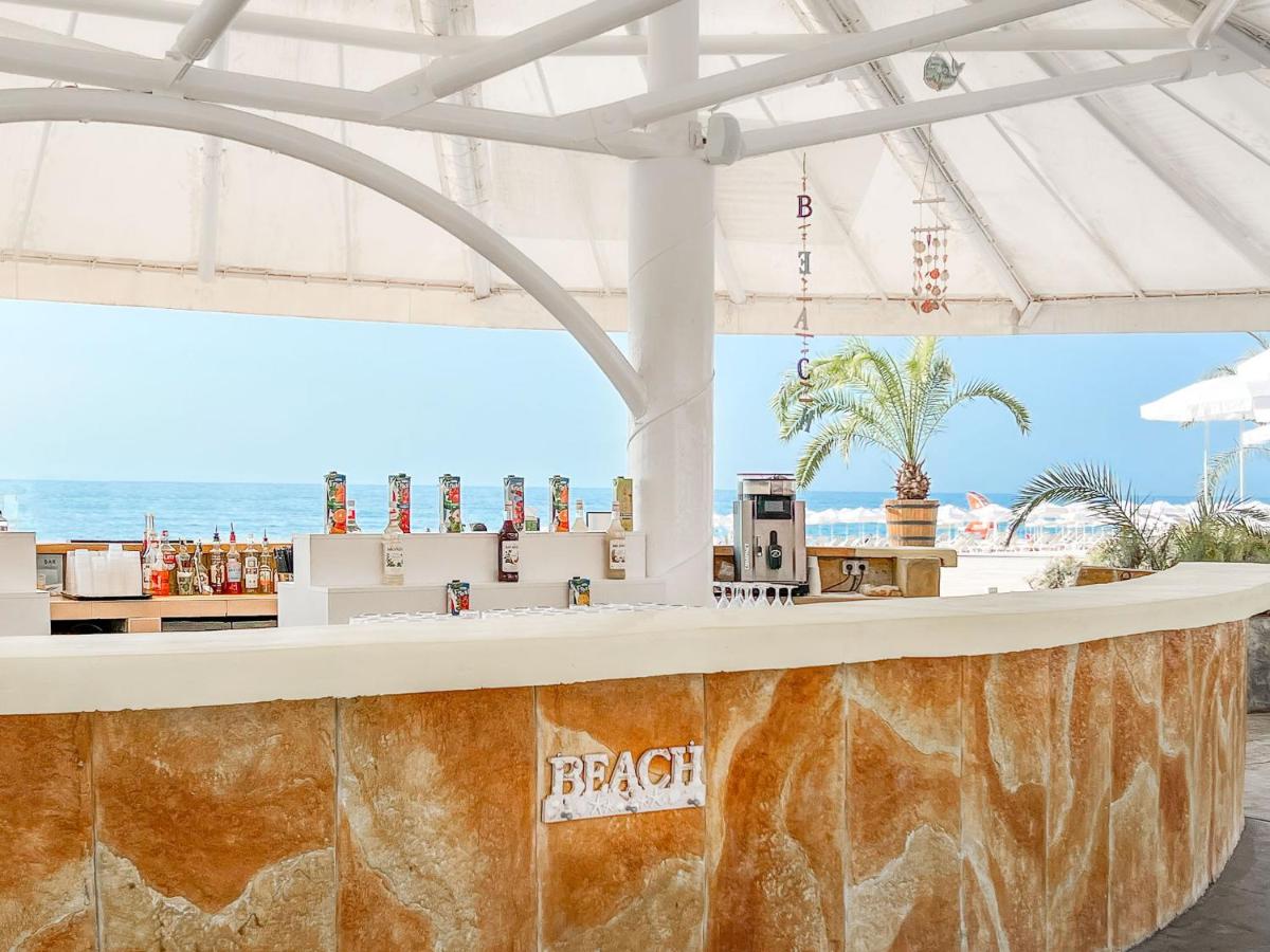 Double Room with Side Sea View – Free Private Beach Access photo 2