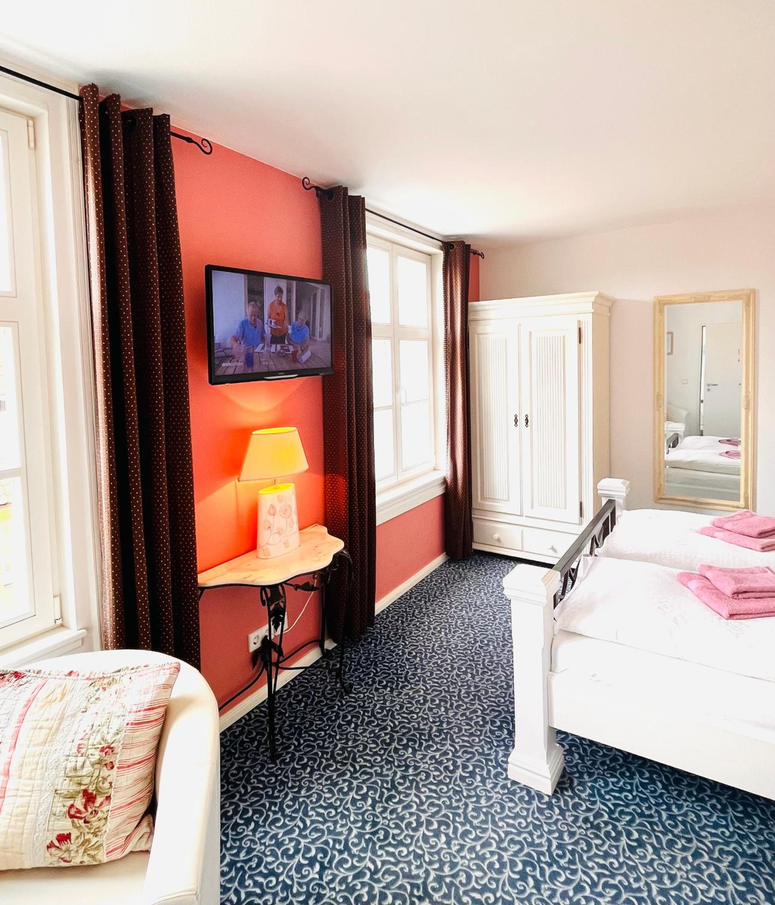 Double Room - Photo 2