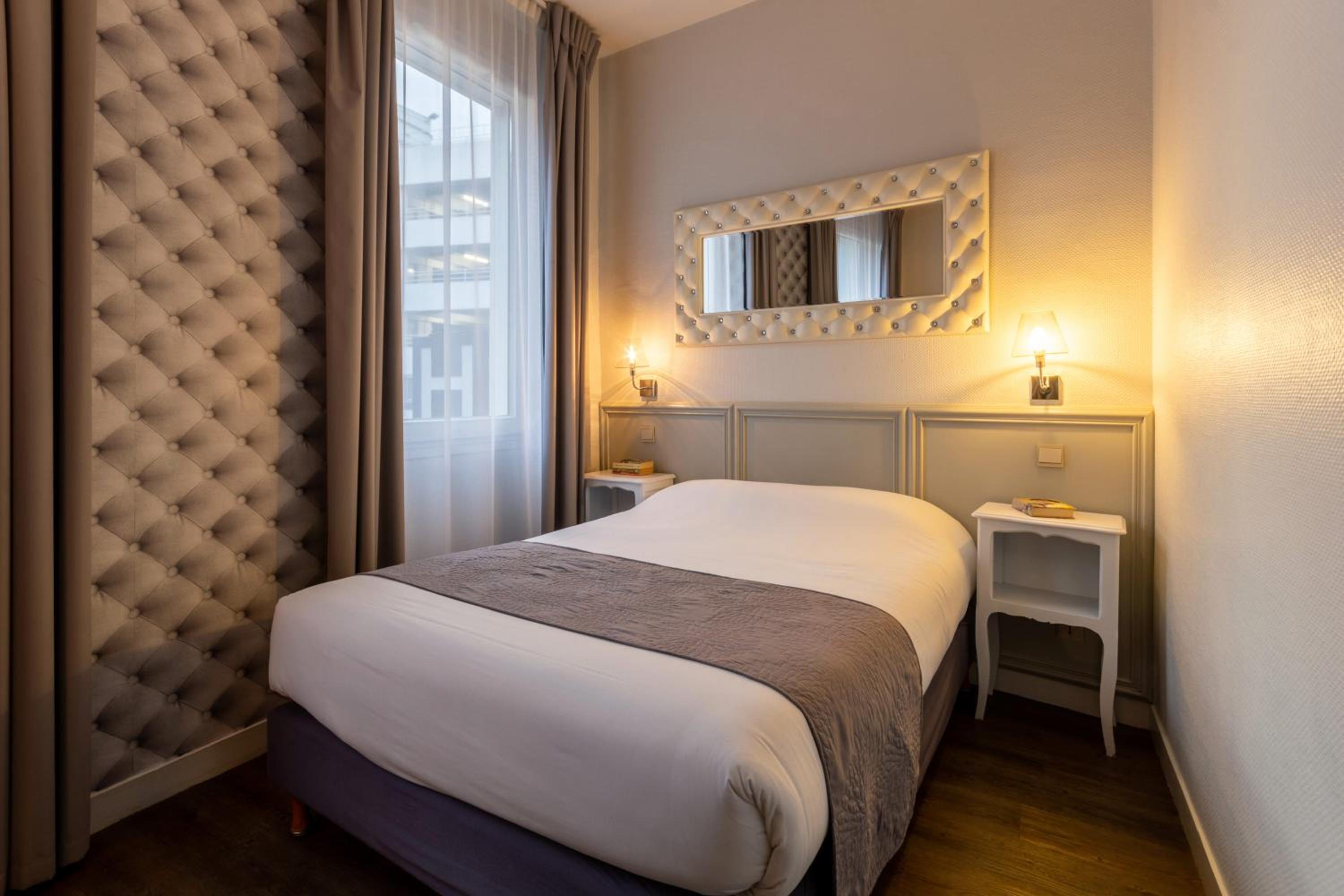Classic Double Room - Photo 13