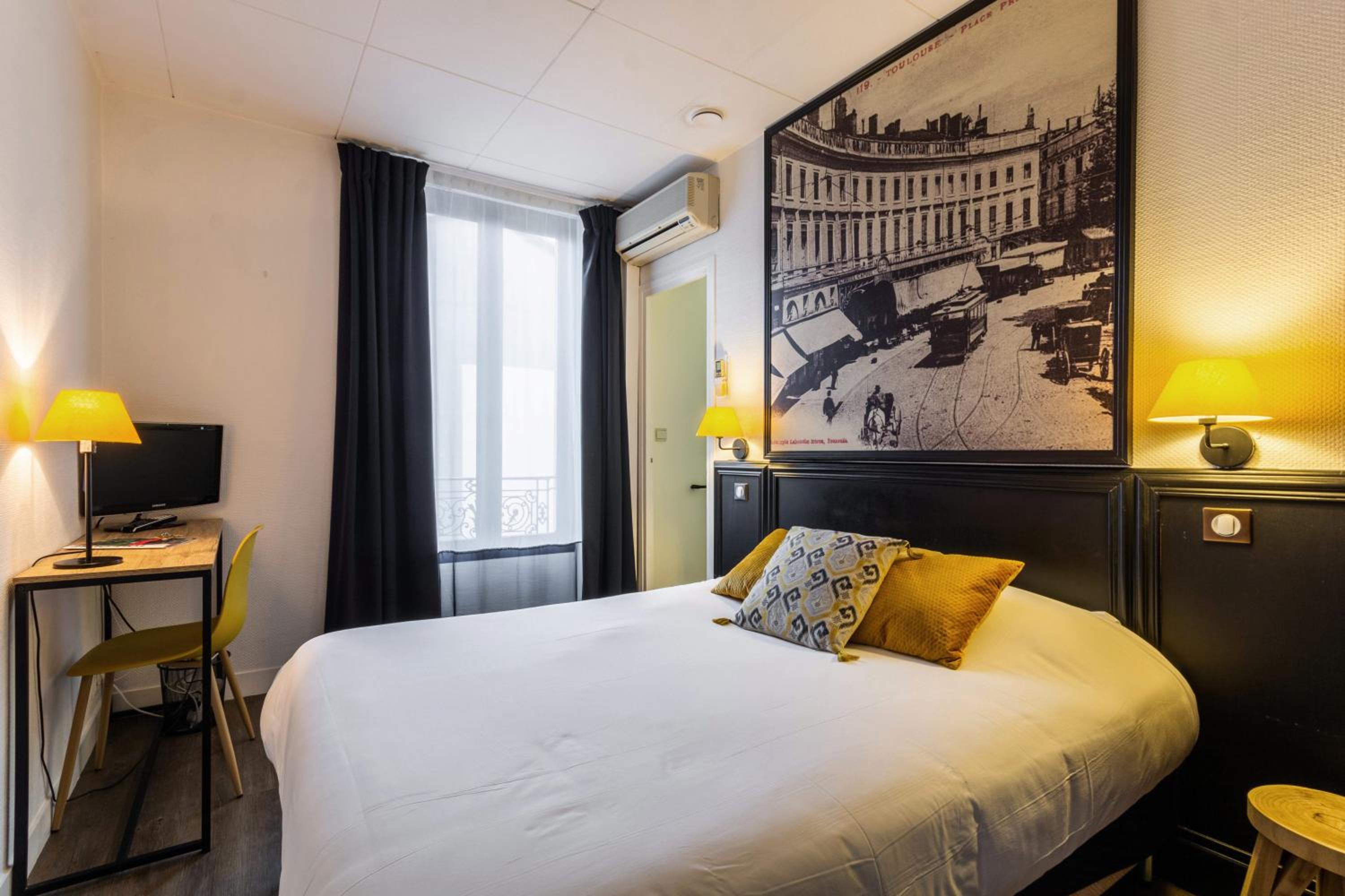 Classic Double Room - Photo 19