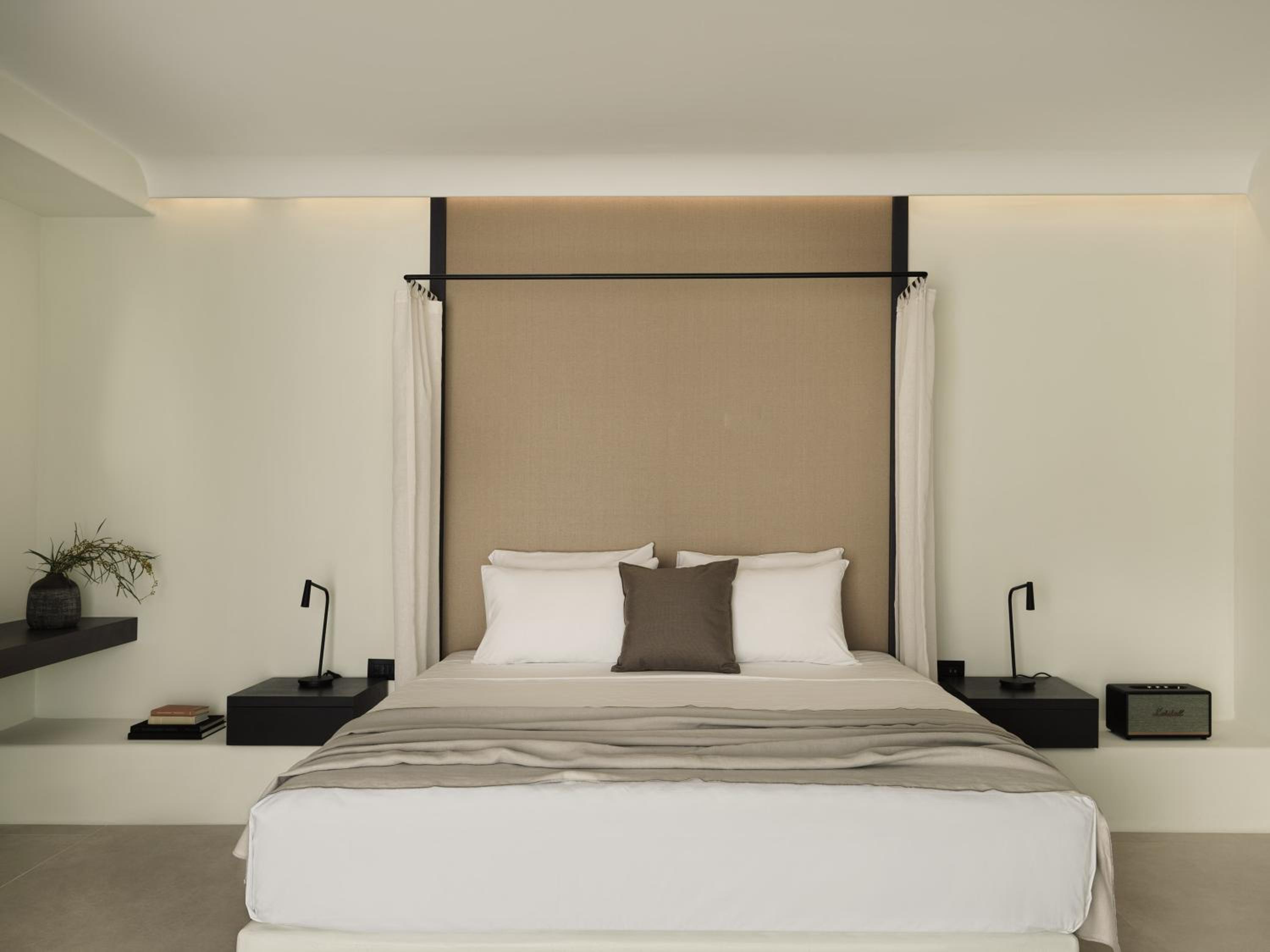 Supreme Private Pool Suite Sea View - Photo 9