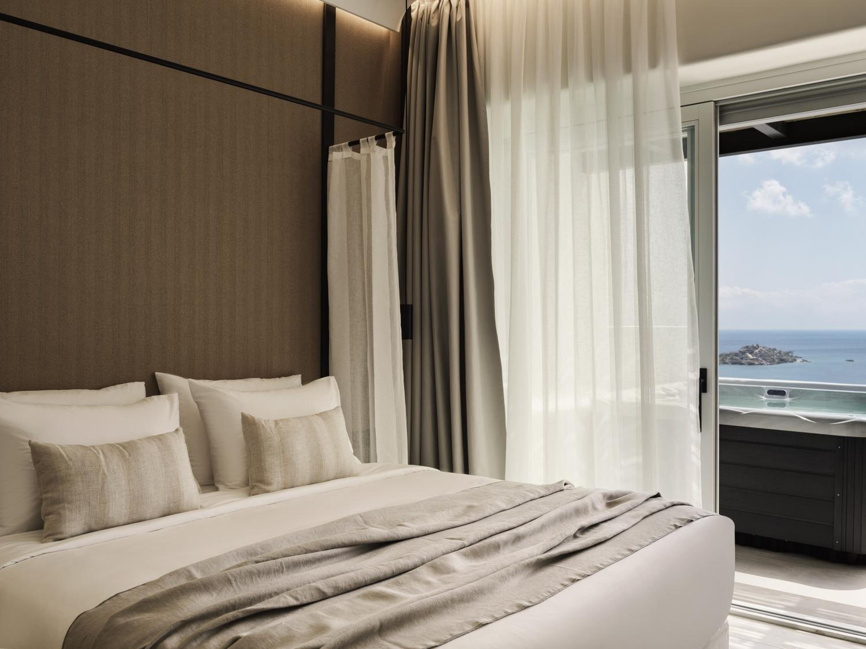Junior Suite Outdoor Jetted Tub Sea View - Photo 13