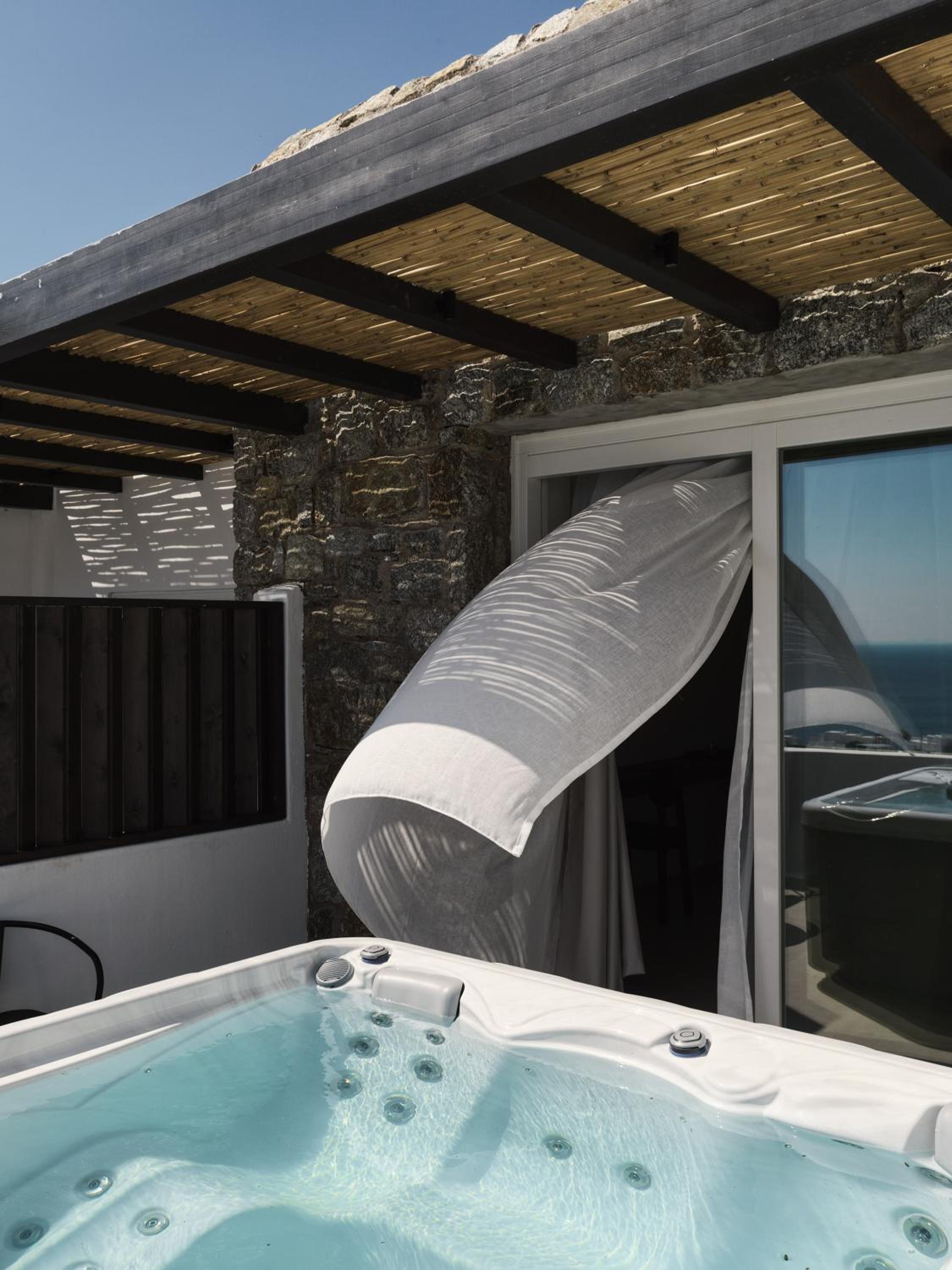 Junior Suite Outdoor Jetted Tub Sea View - Photo 12