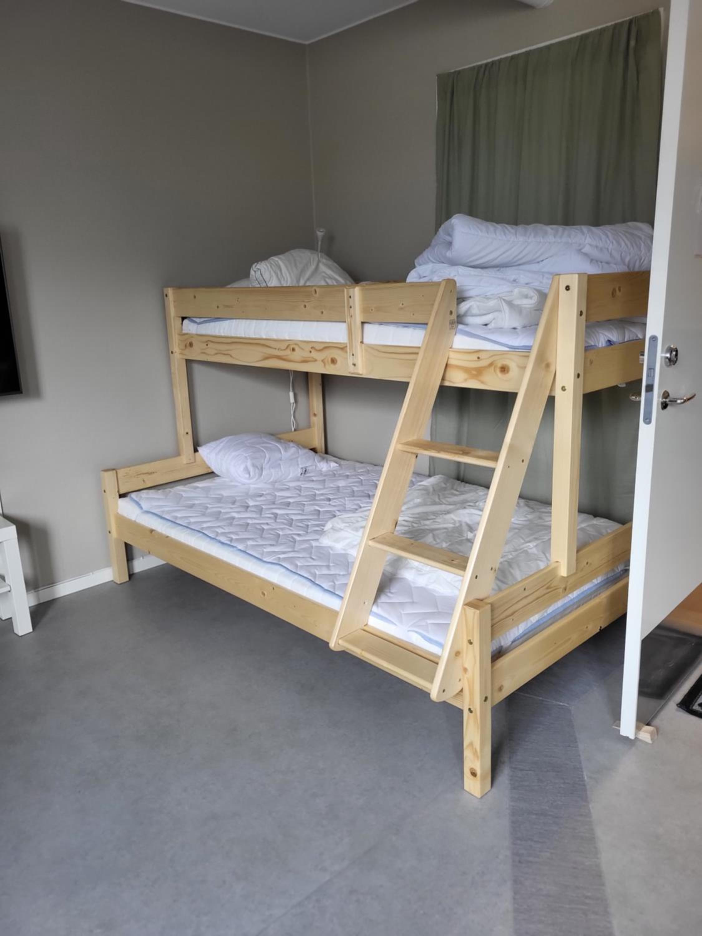 Quadruple Room - Disability Access photo 3