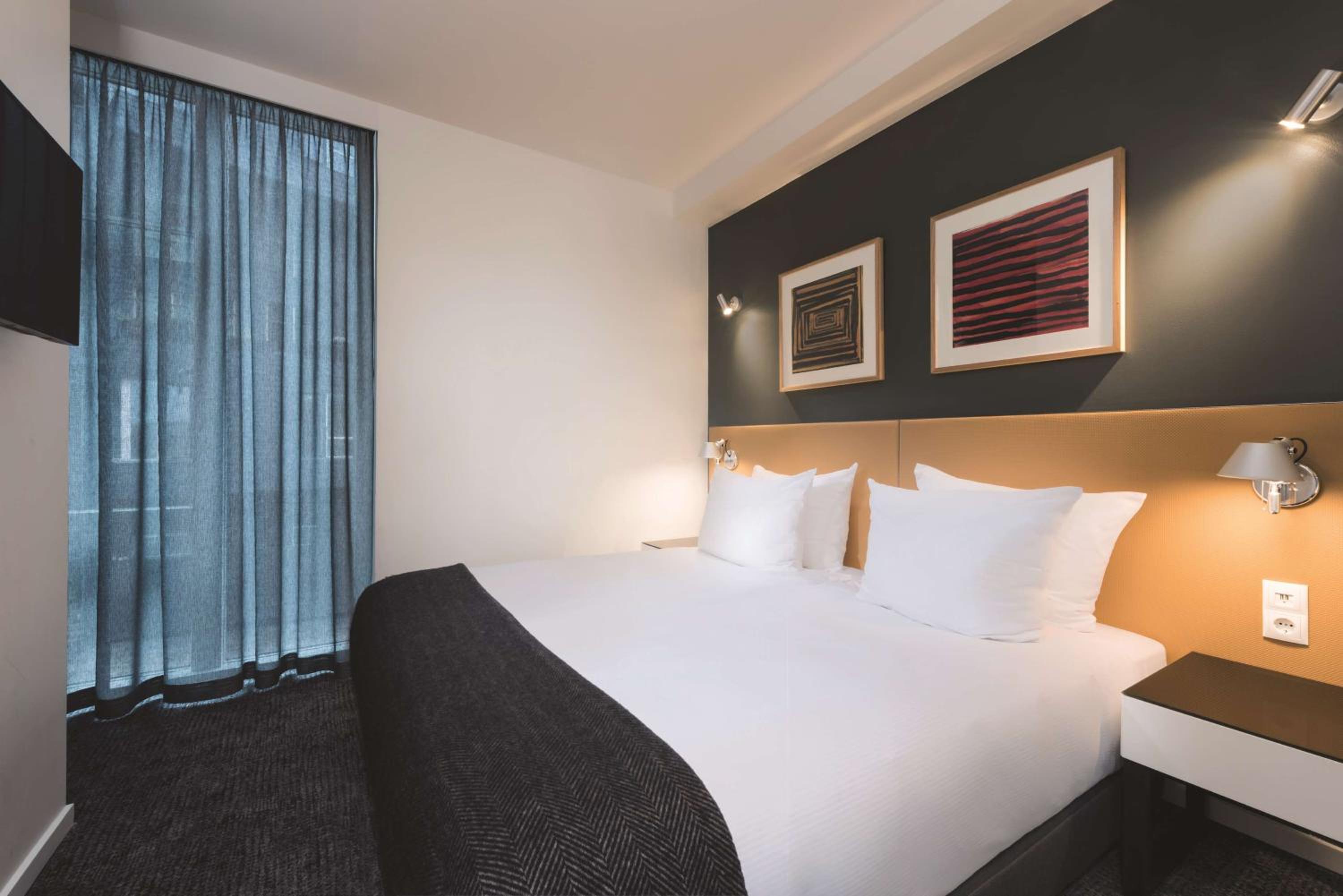 Three-Bedroom Interconnecting Apartment
